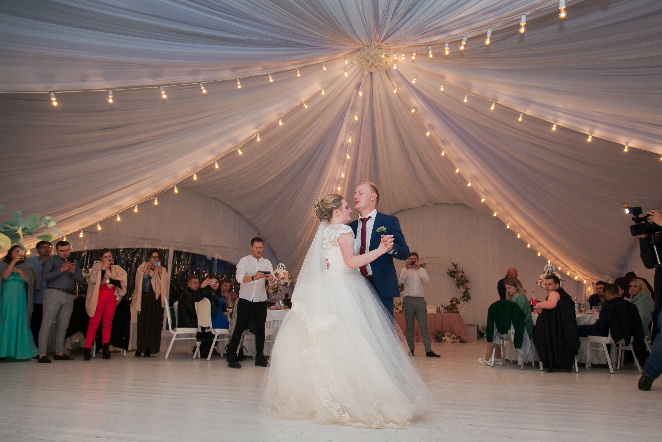 Фотограф на свадьбу, свадебная фотосъемка. Фотограф и видеограф на любое Ваше мероприятие