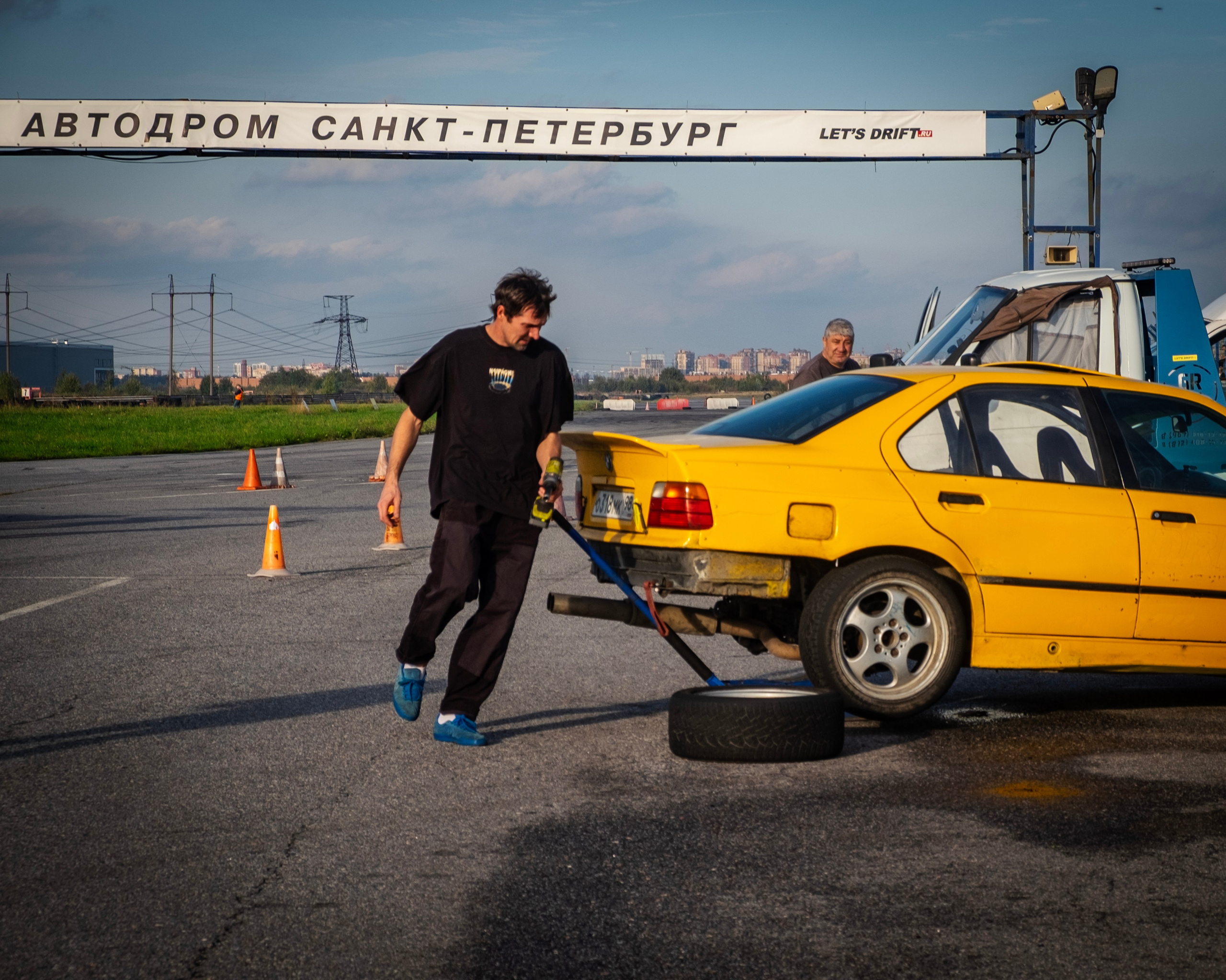 AUTODROM FEST 21.09.25. Автомобильные фотографии и рисунки в Санкт-Петербурги Пашков Дмитрий
