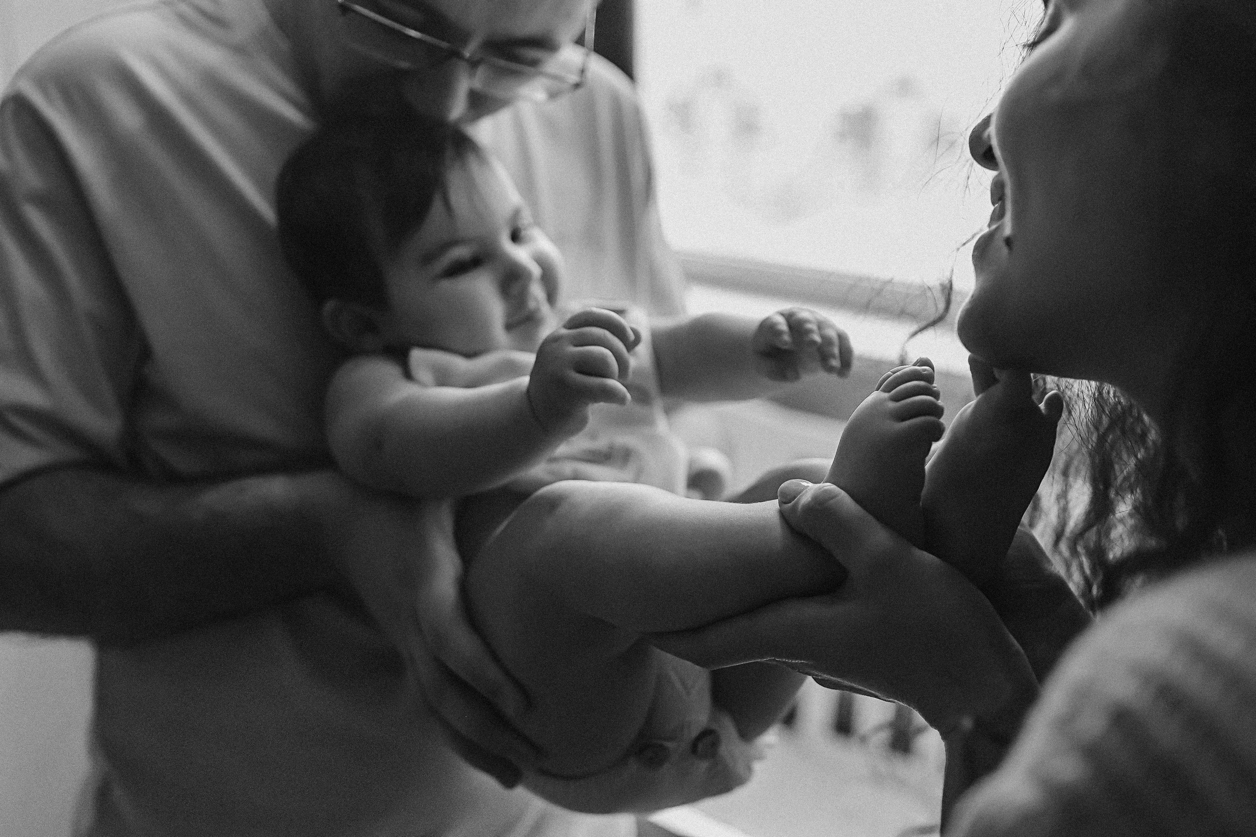 С малышкой. Семейный фотограф Тюмень, фотограф на роды Салмина Мария