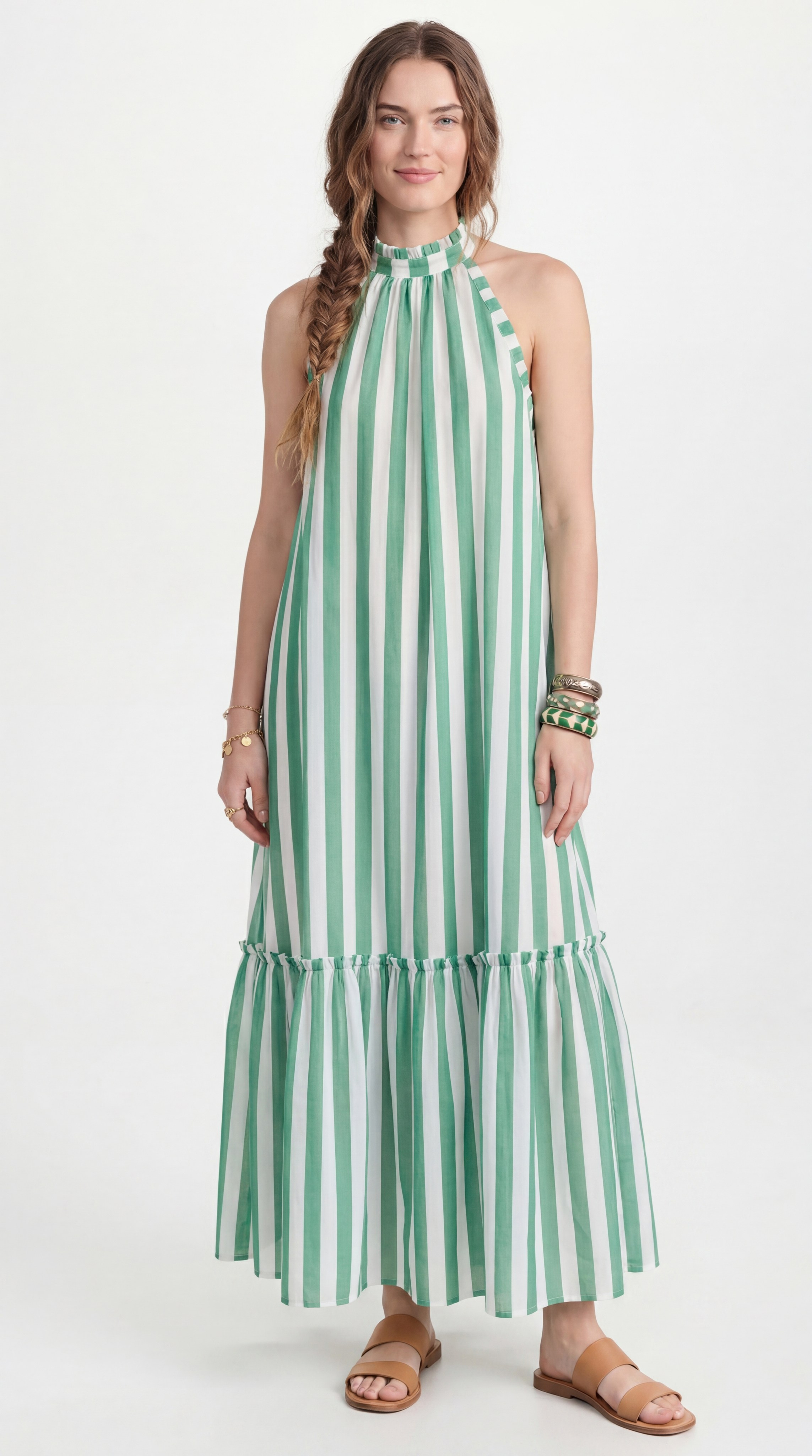 ИИ-модель для маркетплейсов: цифровой персонаж в длинном зеленом полосатом платье, не постареет и не попадет в скандал