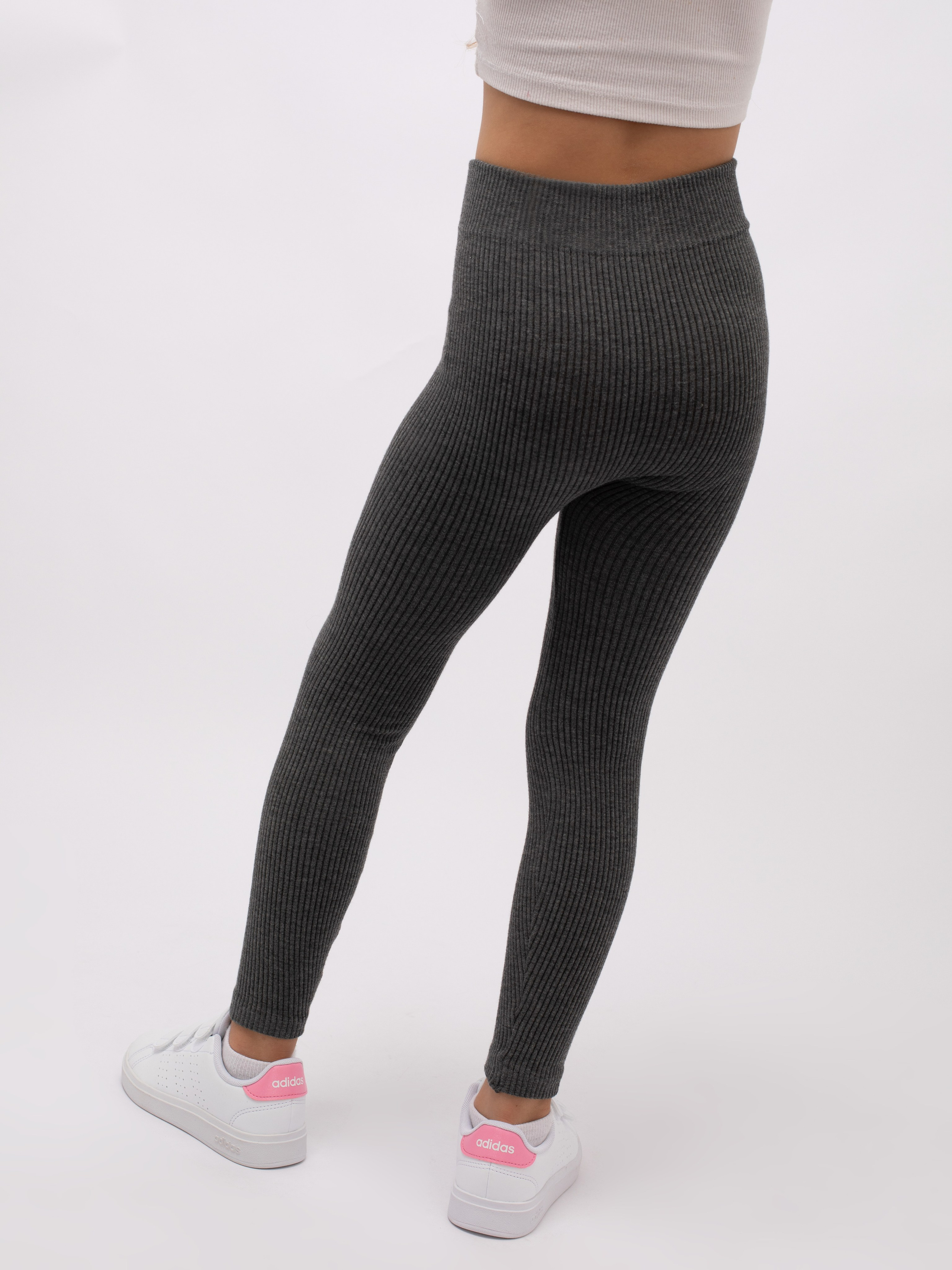 Детские лосины. Фотостудия предметной и модельной съёмки для маркетплейсов