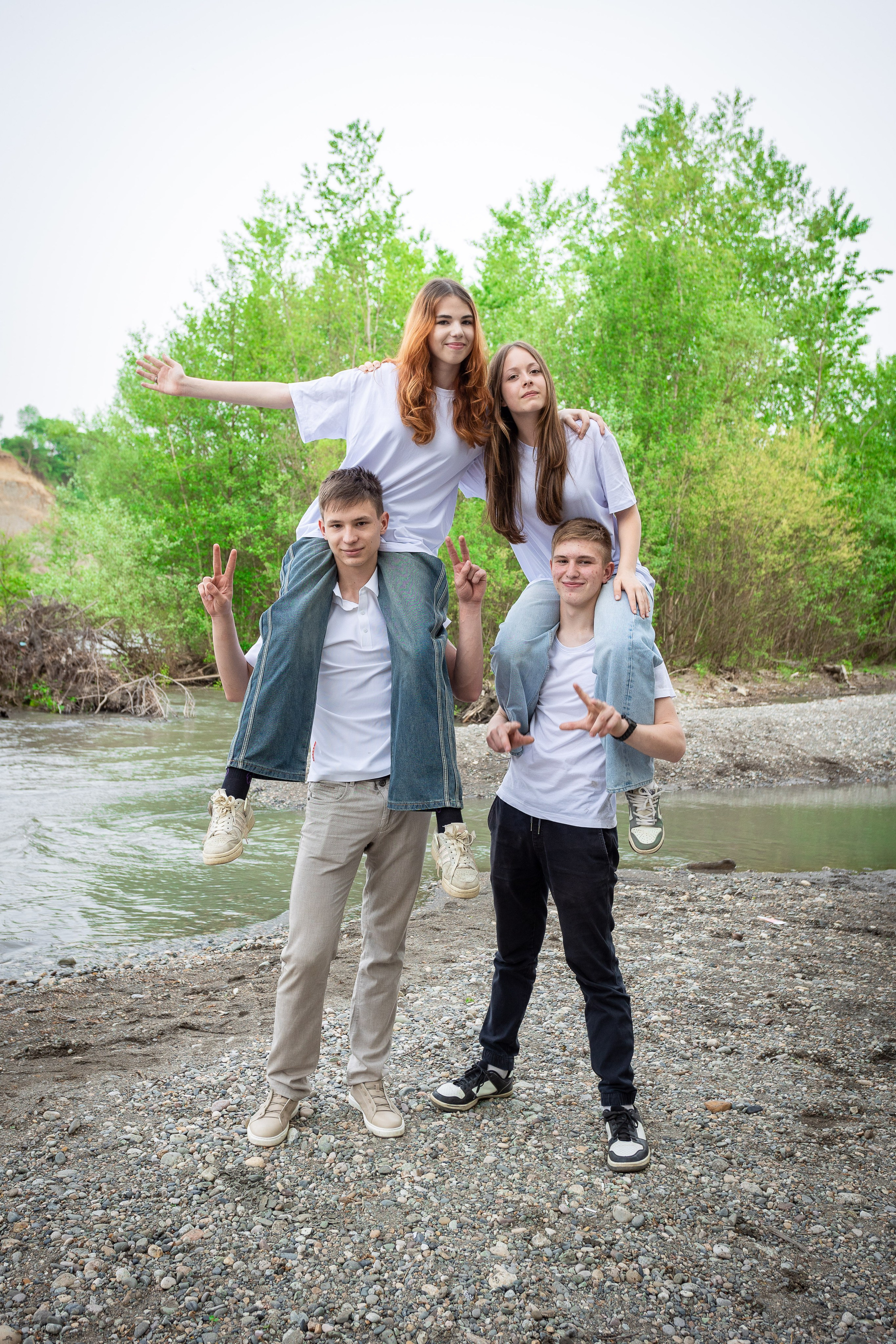 Уличная фотосессия на выпускной альбом. Выпускные альбомы Майкоп, Краснодар Елена Золотарева