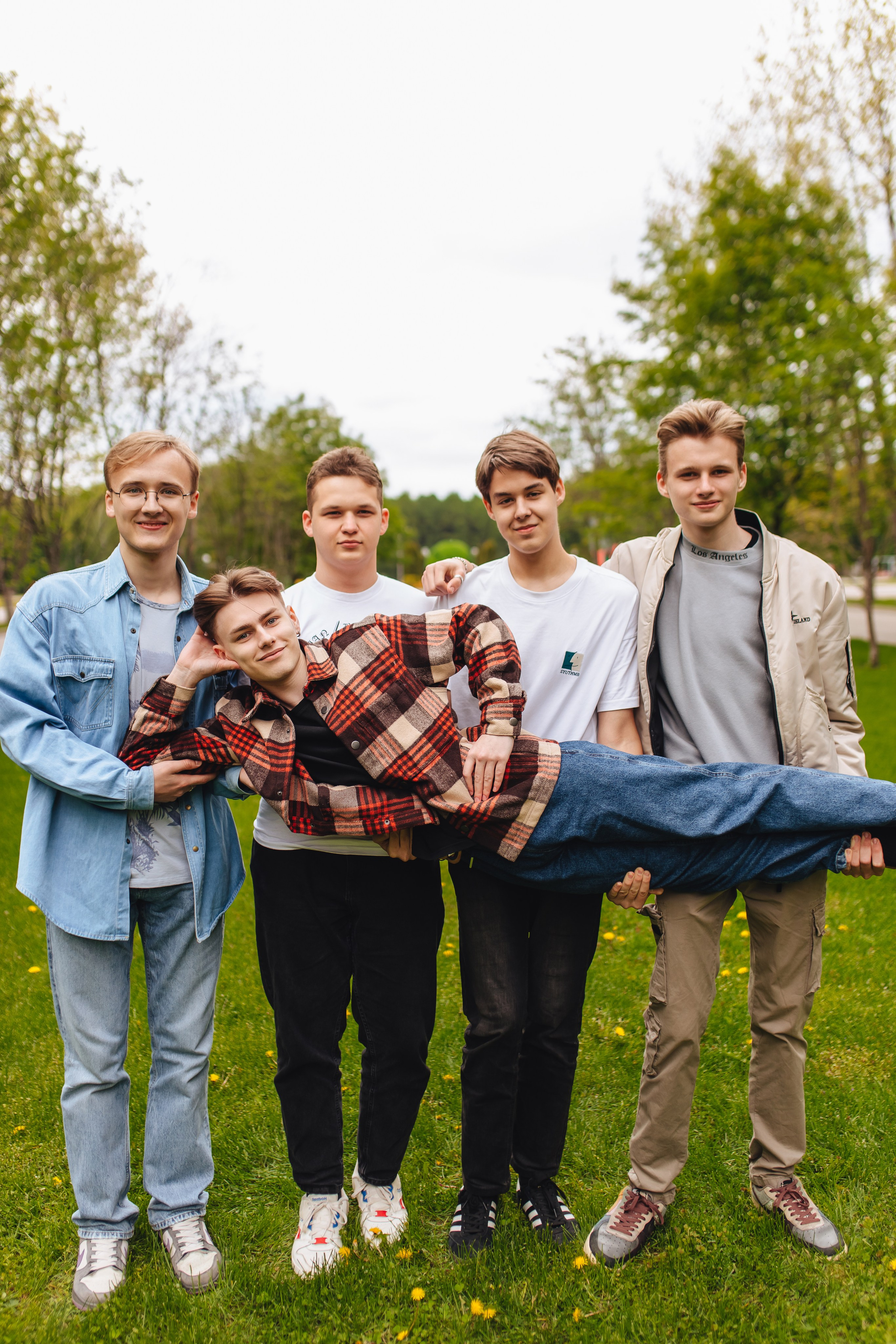 11 класс в парке. Свадебный и семейный фотограф в Туле и области Маша Костина