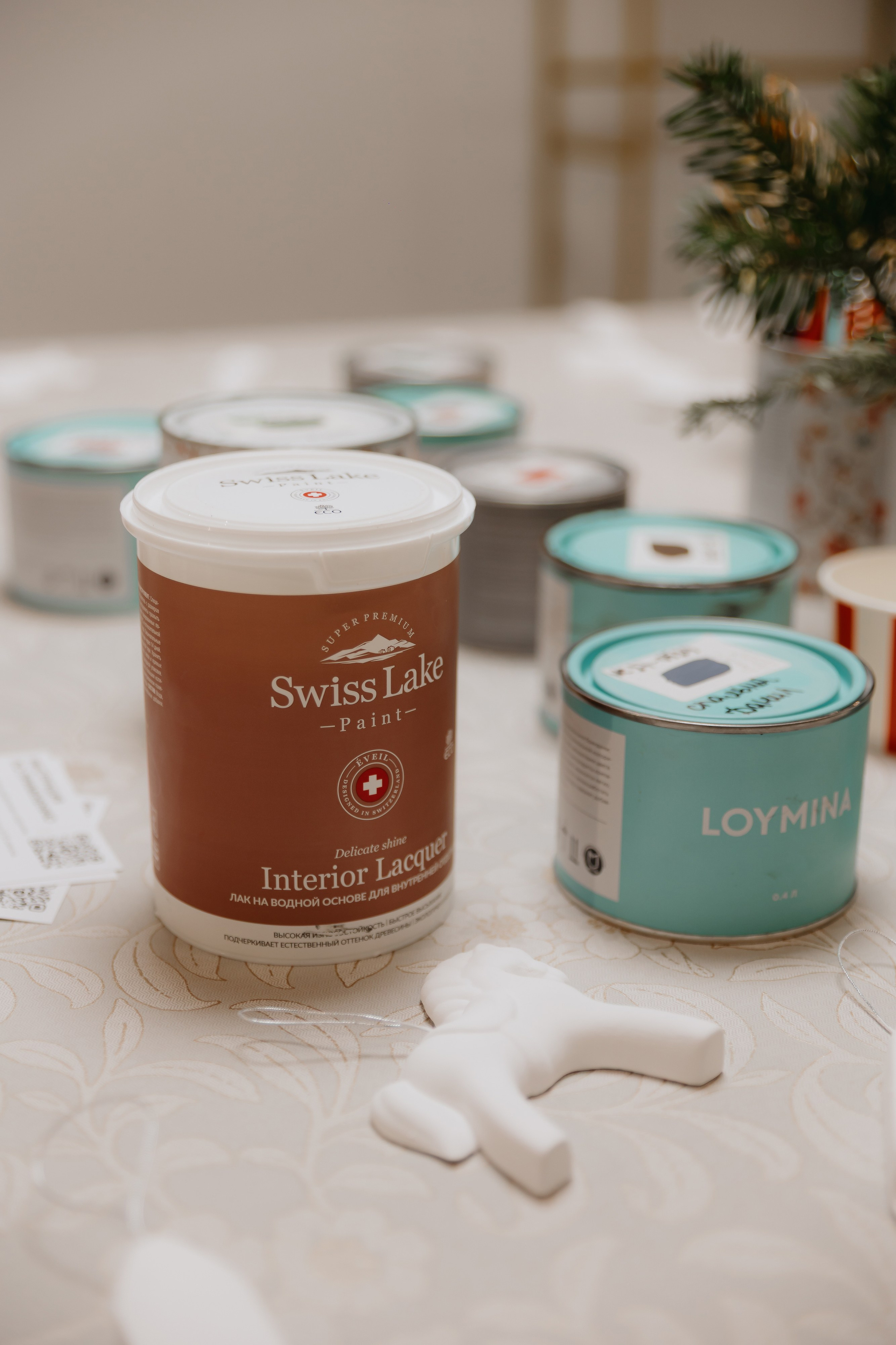 Предновогодний «Кофе-рейв» в L. DECO 17 декабря 2025 года. L. Deco интерьерный салон. Краски/обои/лепной декор