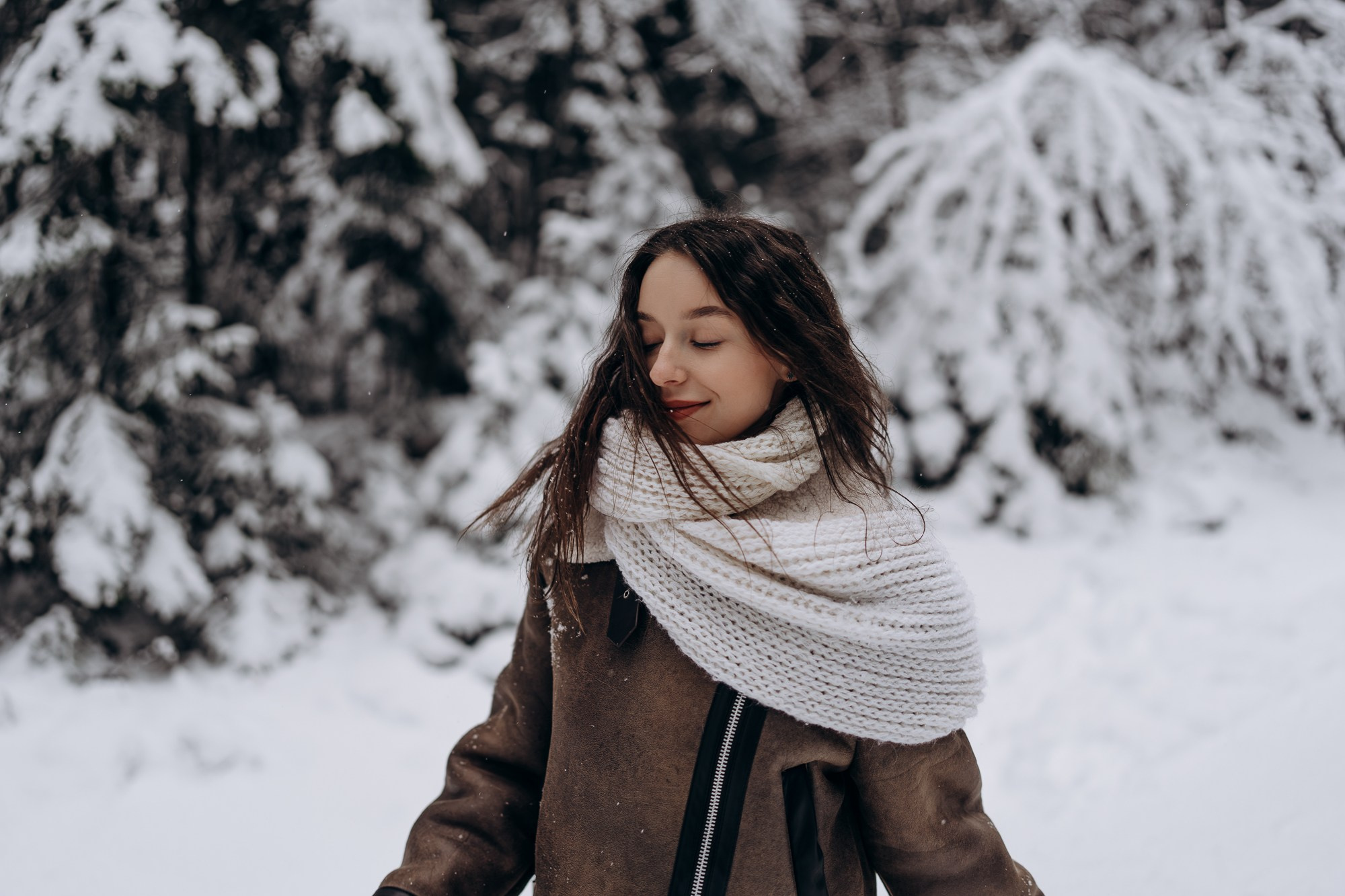Зимняя фотосессия для девушки с собакой. Свадебный и репортажный фотограф в Ярославле Евгений Сальников