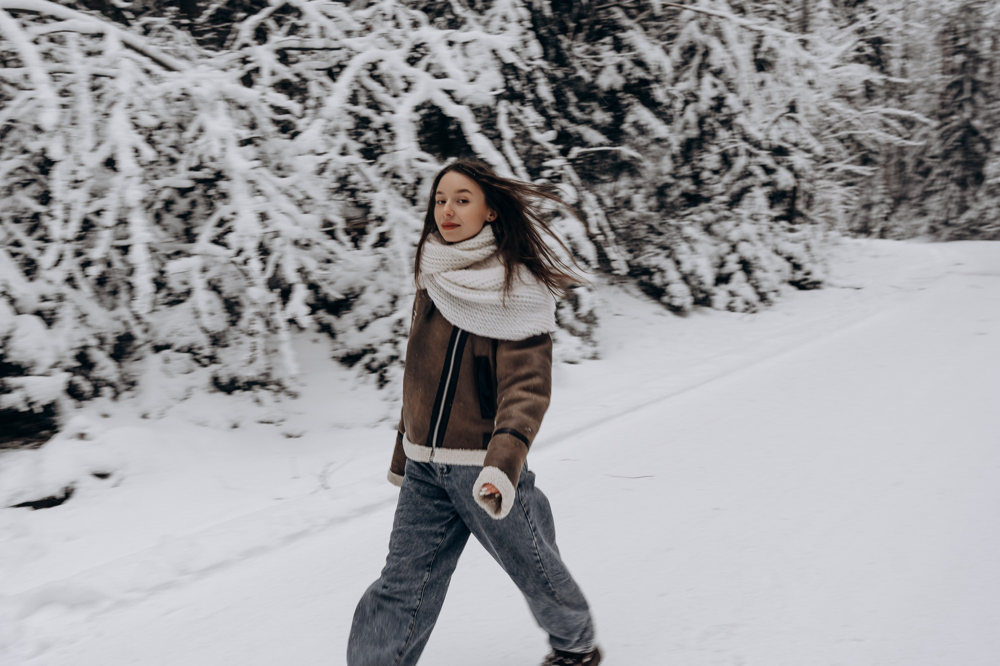 Зимняя фотосессия для девушки с собакой. Свадебный и репортажный фотограф в Ярославле Евгений Сальников