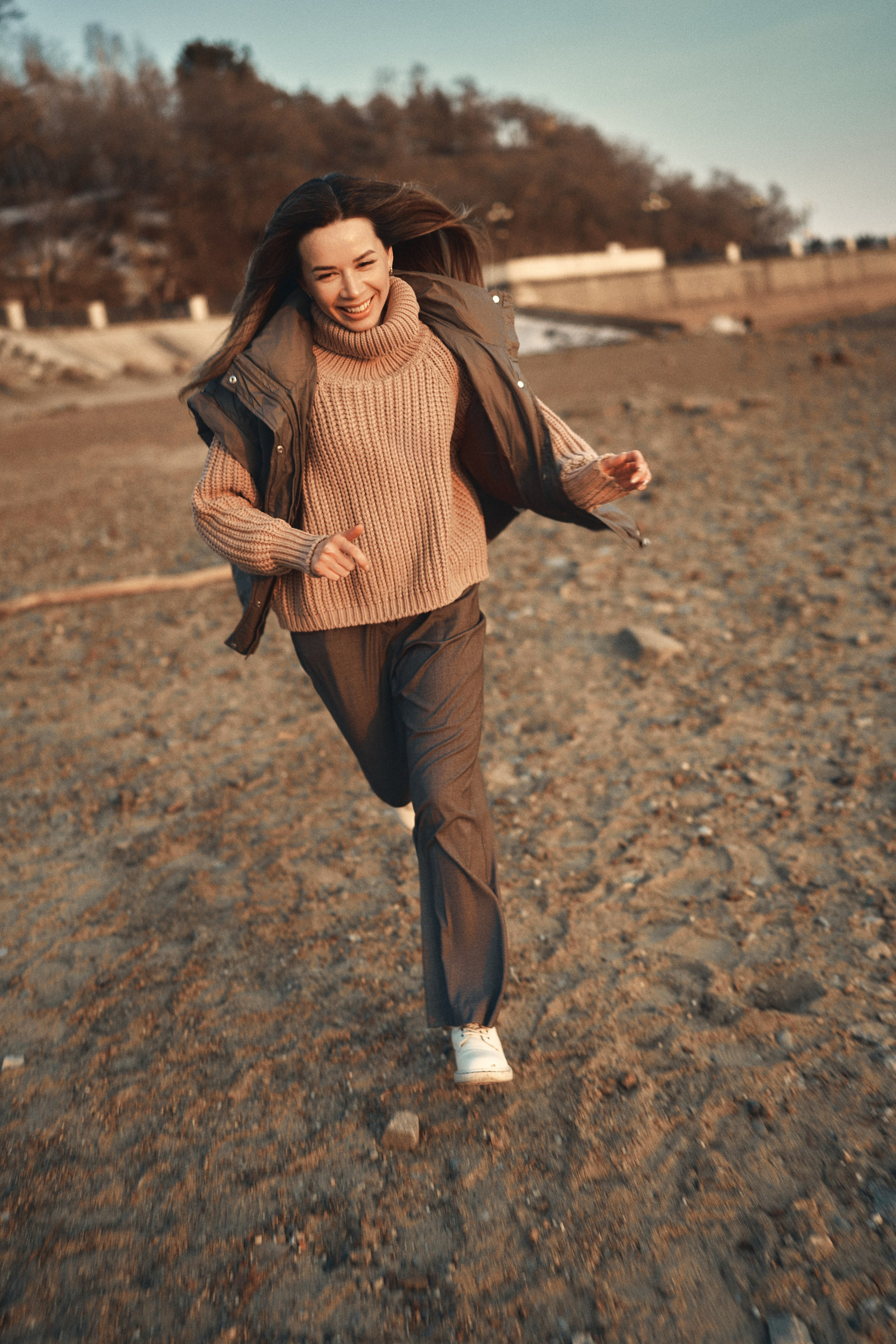 Женский портрет в городе — стиль и динамика уличной съёмки. Фотограф в Хабаровске Дмитрий Лемешков