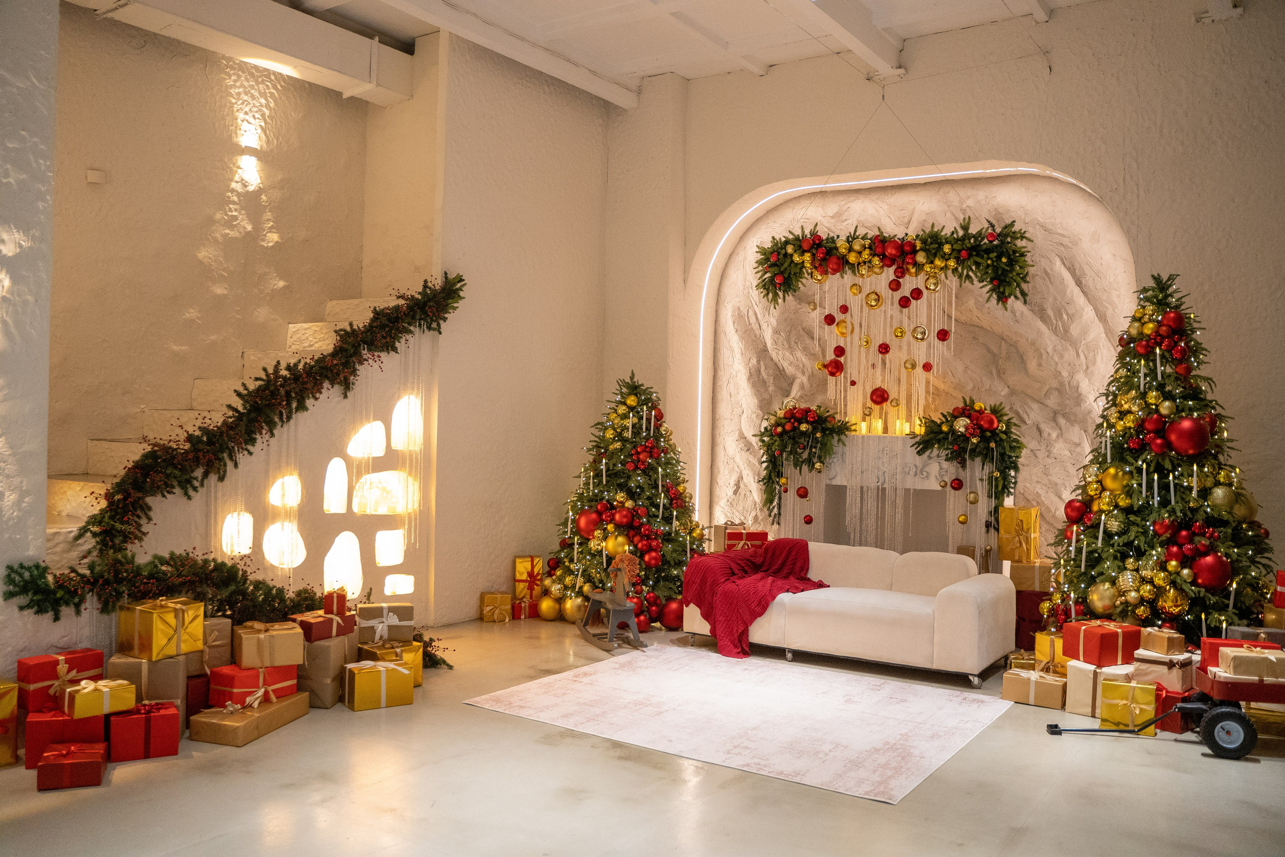 Фотостудии новый год 2025. Профессиональный фотограф Максим Романов в городе Хабаровске