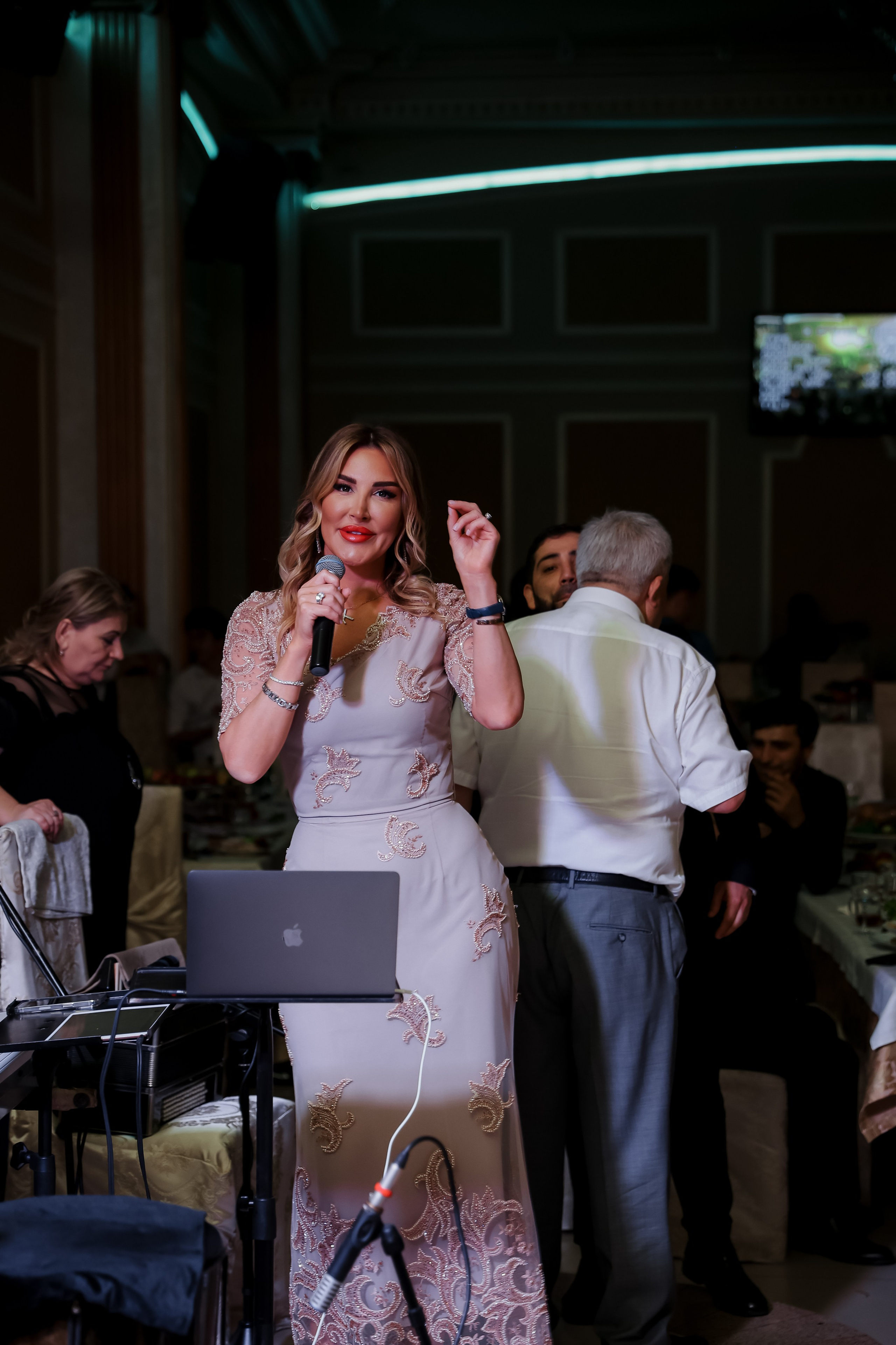 Гаджи и Зара. Omar Shapiev