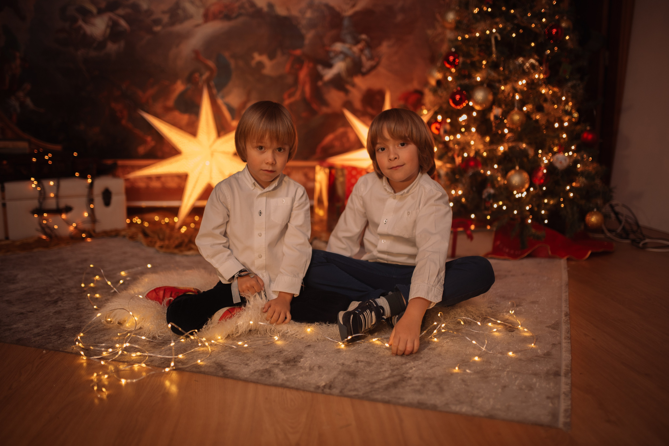 CHRISTMAS FOR VIKTOR AND ALEKSANDR. Anastasiia Antoniuk portrait, family and couple photographer, Portugal