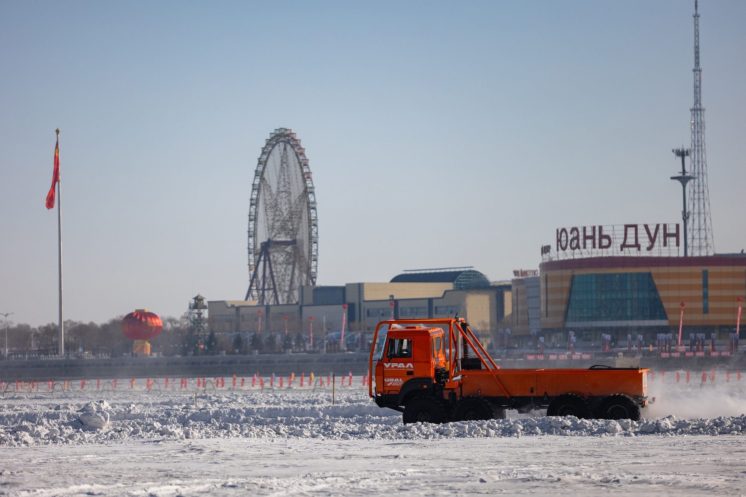 Гонки на Амуре (Россия — Китай). День 2. Фотограф Эдуард Глок в г. Благовещенске Амурской области