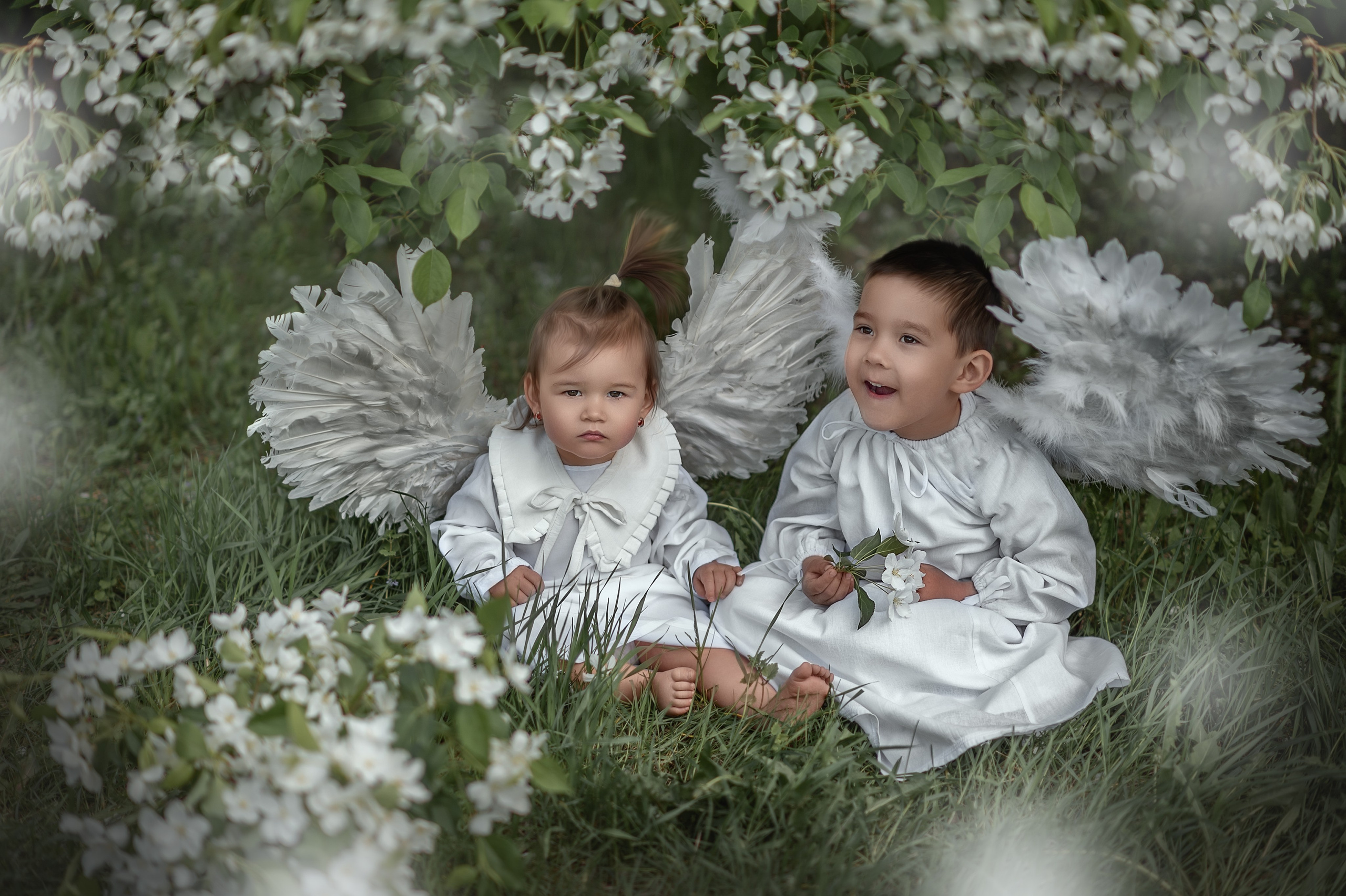 АНГЕЛОЧКИ В ЦВЕТЕНИИ. Семейный фотограф Екатеринбург Лора Мур