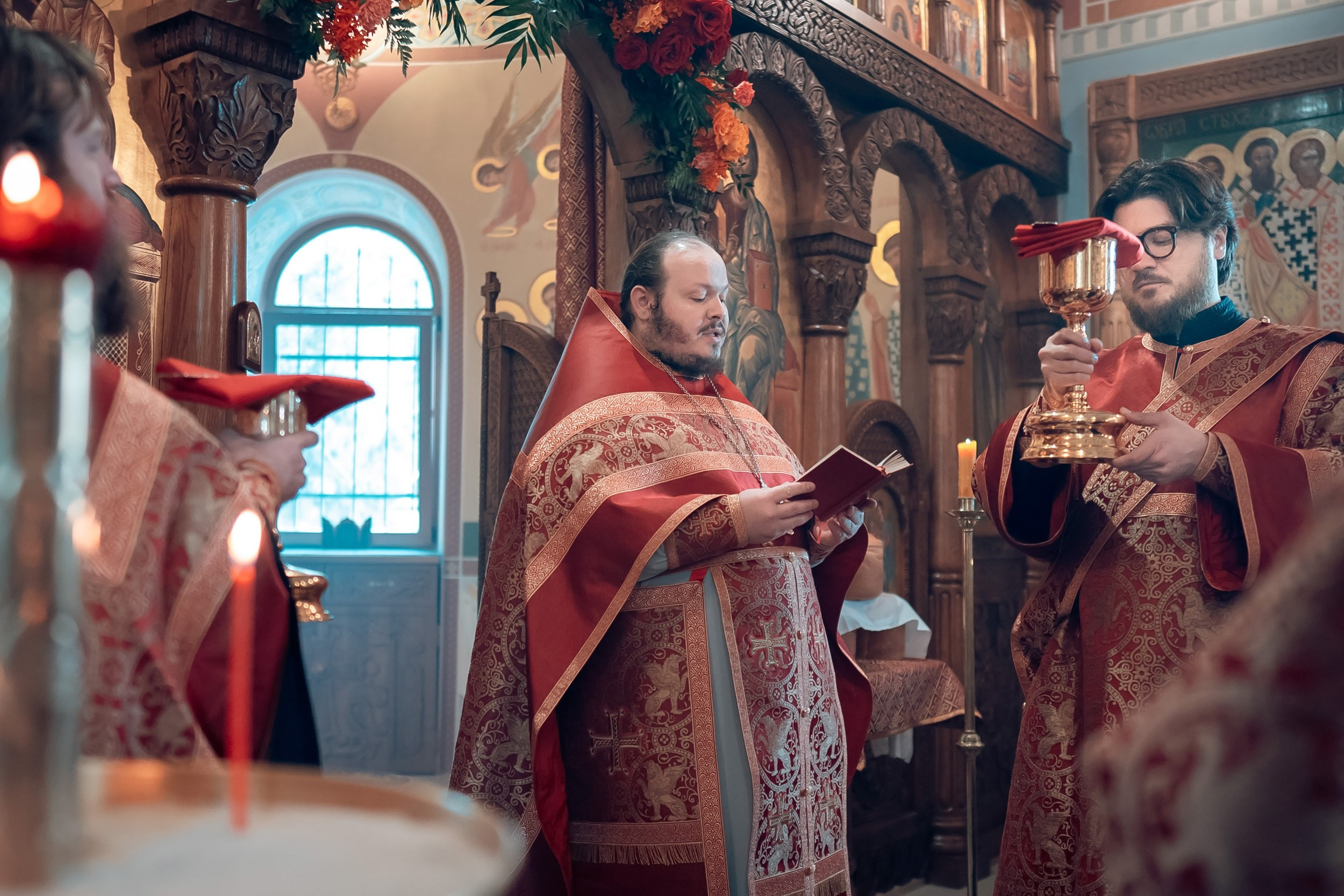 Богослужение на Светлой седмице в Херсонесском монастыре г. Севастополь. Церковный фотограф Севастополь
