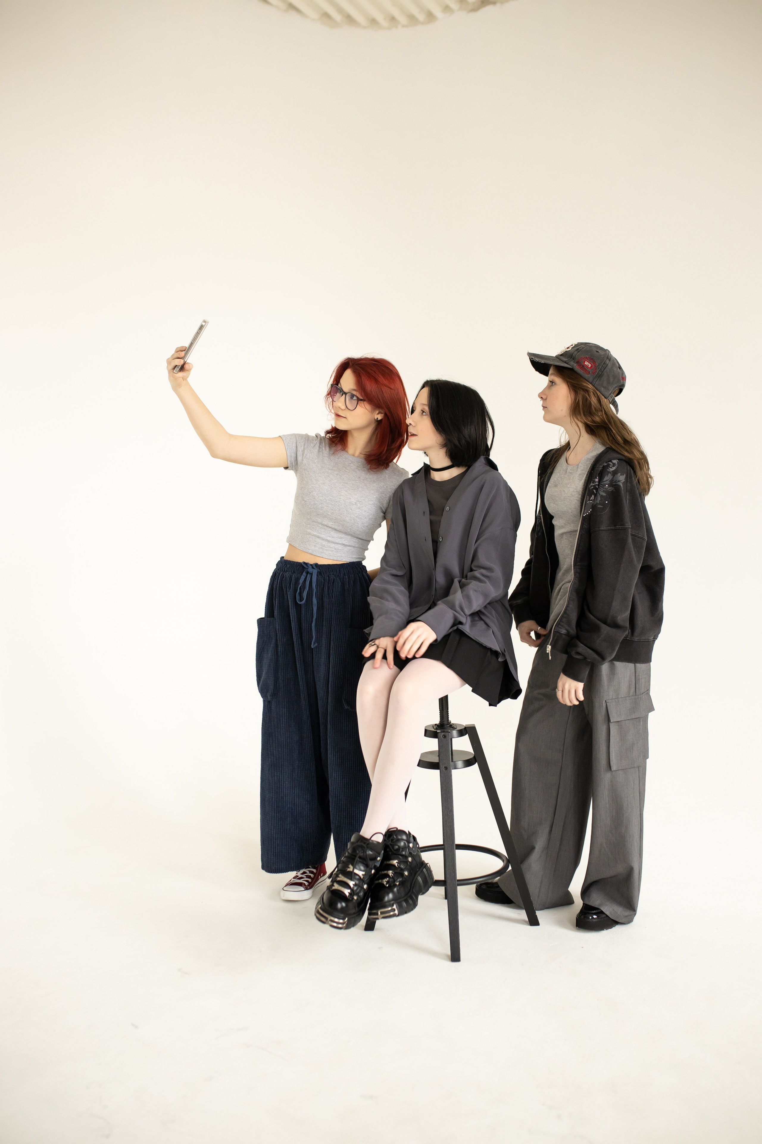 Семейная фотосессия на циклораме с естественным светом. Фотограф в Железнодорожном и Балашихе