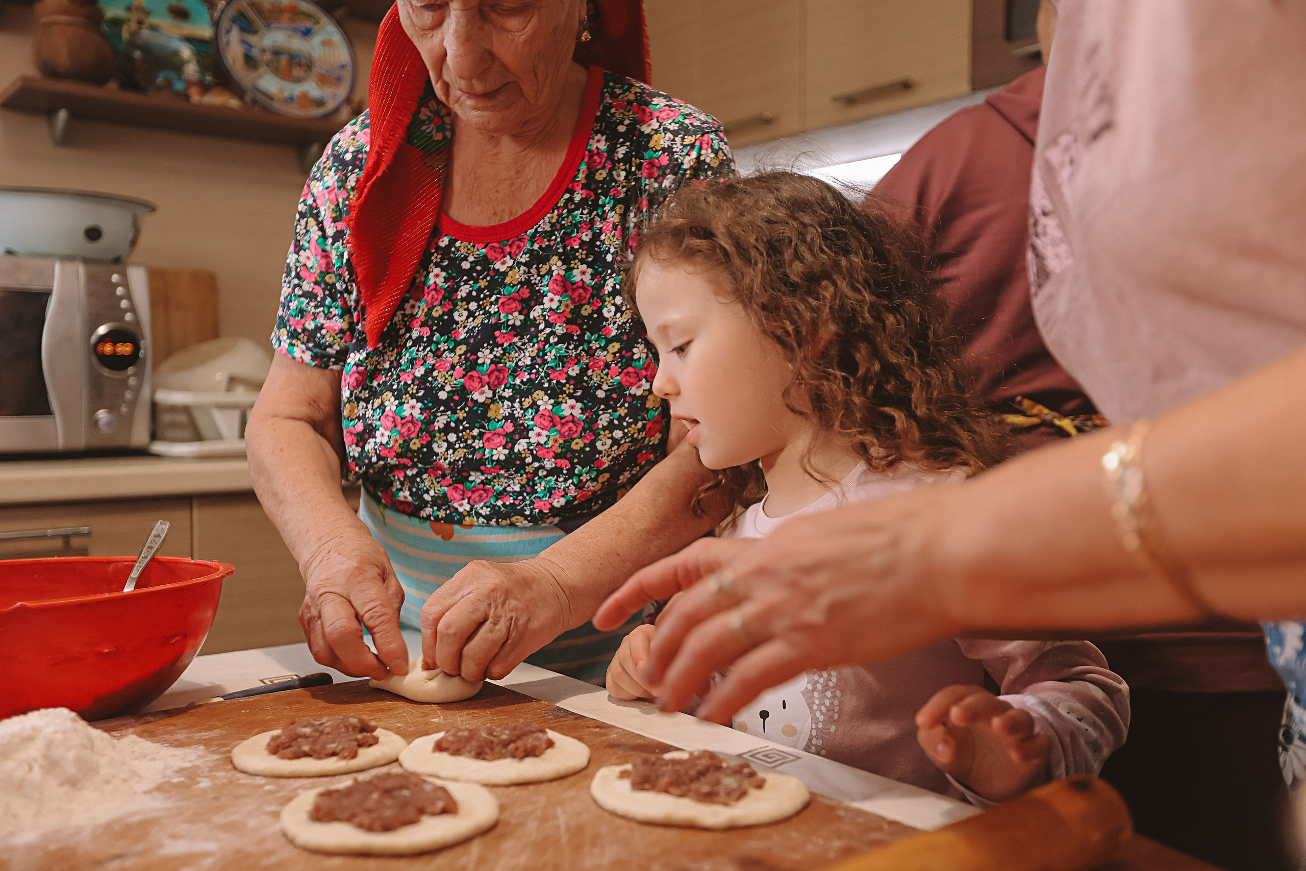 Большая семья репортаж. Семейный фотограф Тюмень, фотограф на роды Салмина Мария