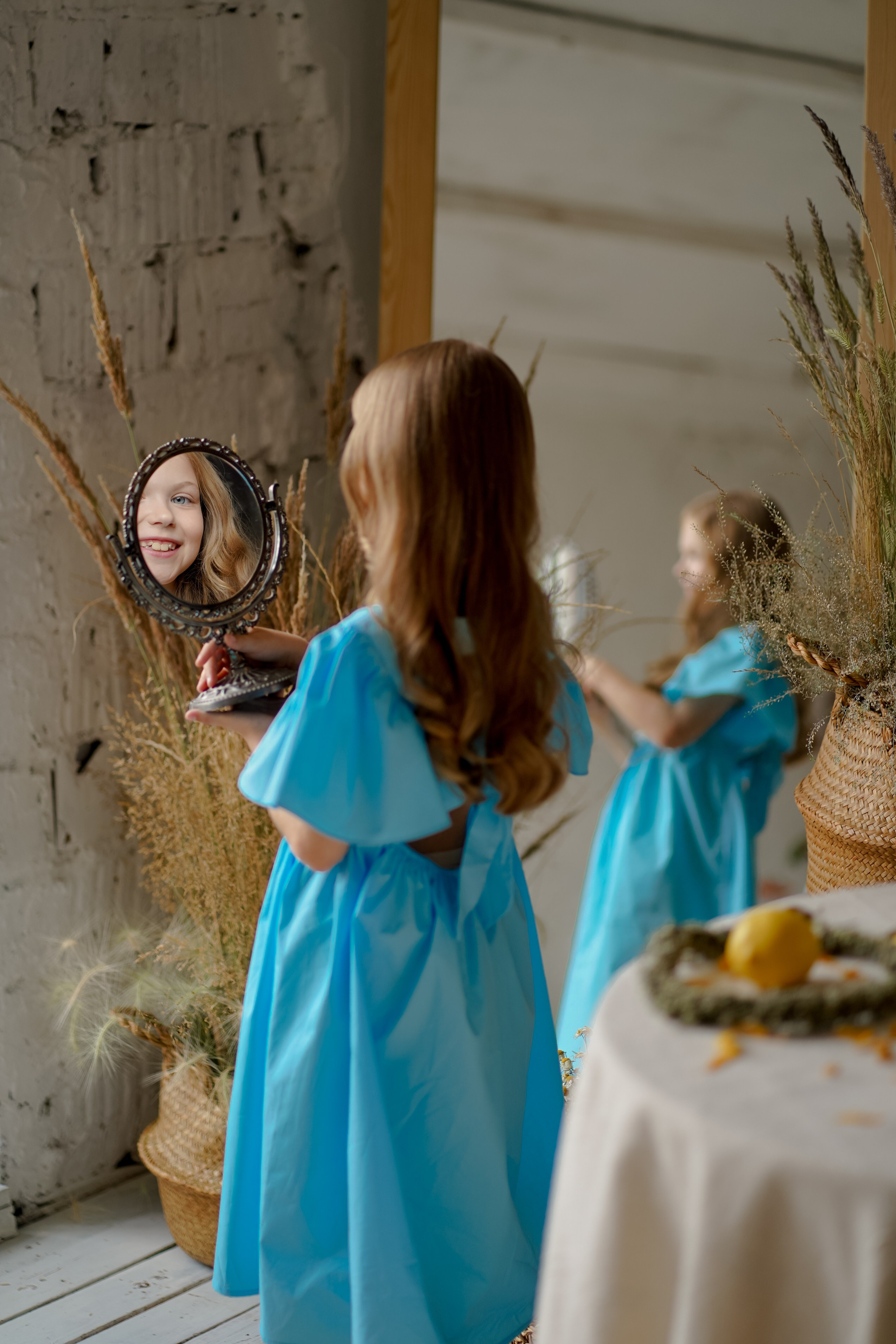 Кира с подсолнухами. Фотограф Татьяна Митрофанова