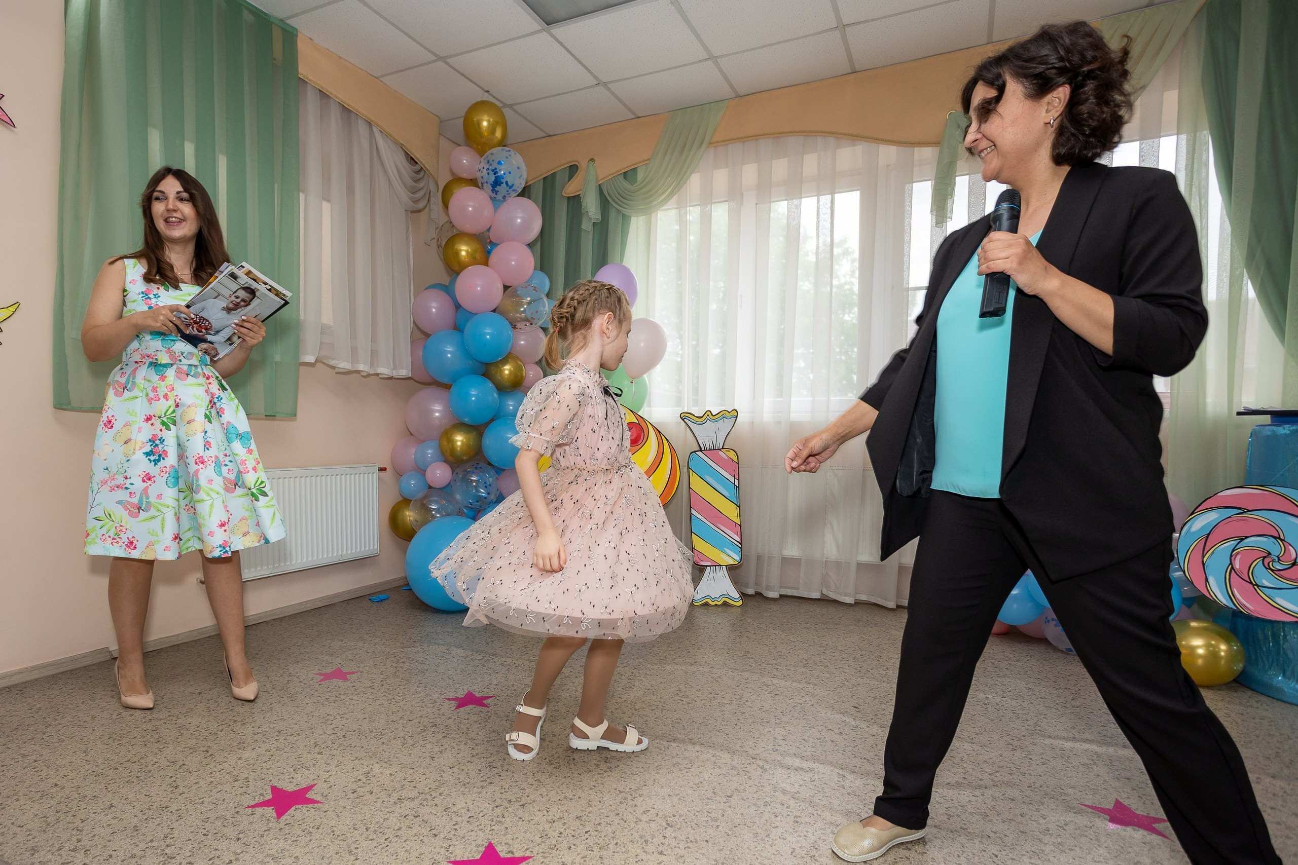 Выпускной Детский сад, 2 часа, 8000. Выпускные альбомы Майкоп, Краснодар Елена Золотарева