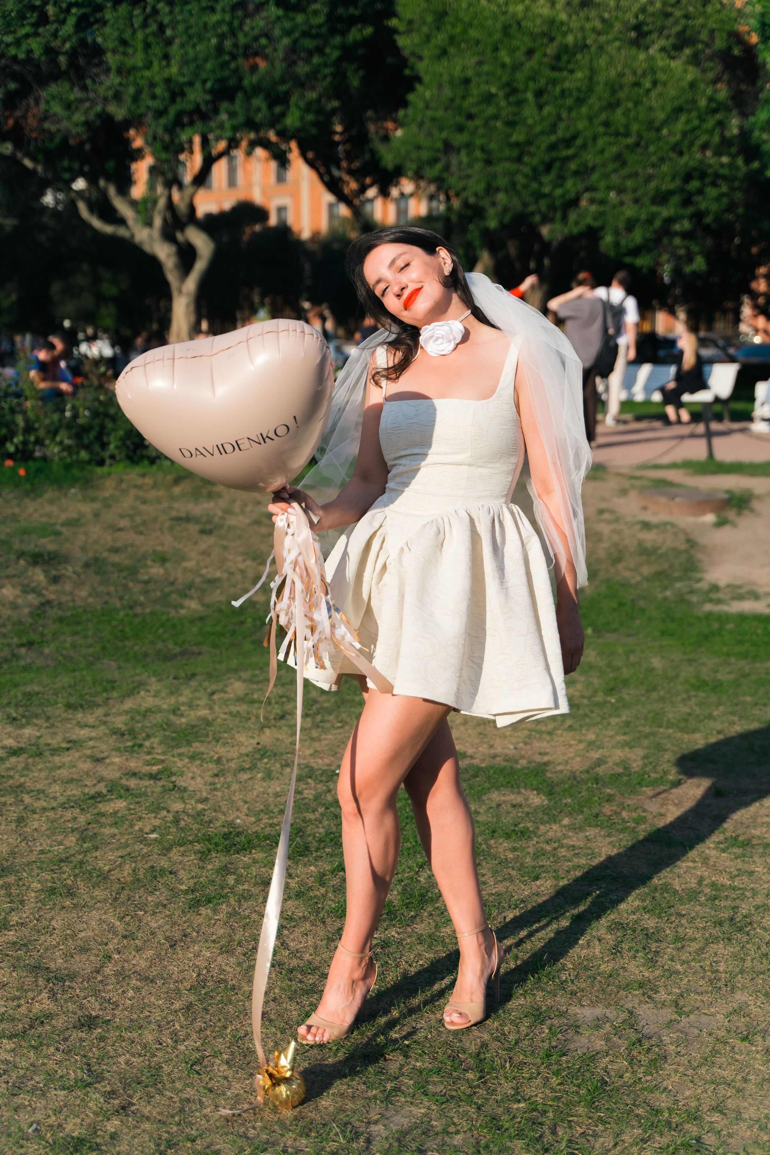 Фотосъемка девичника, встреча девушек, веселые женские портреты