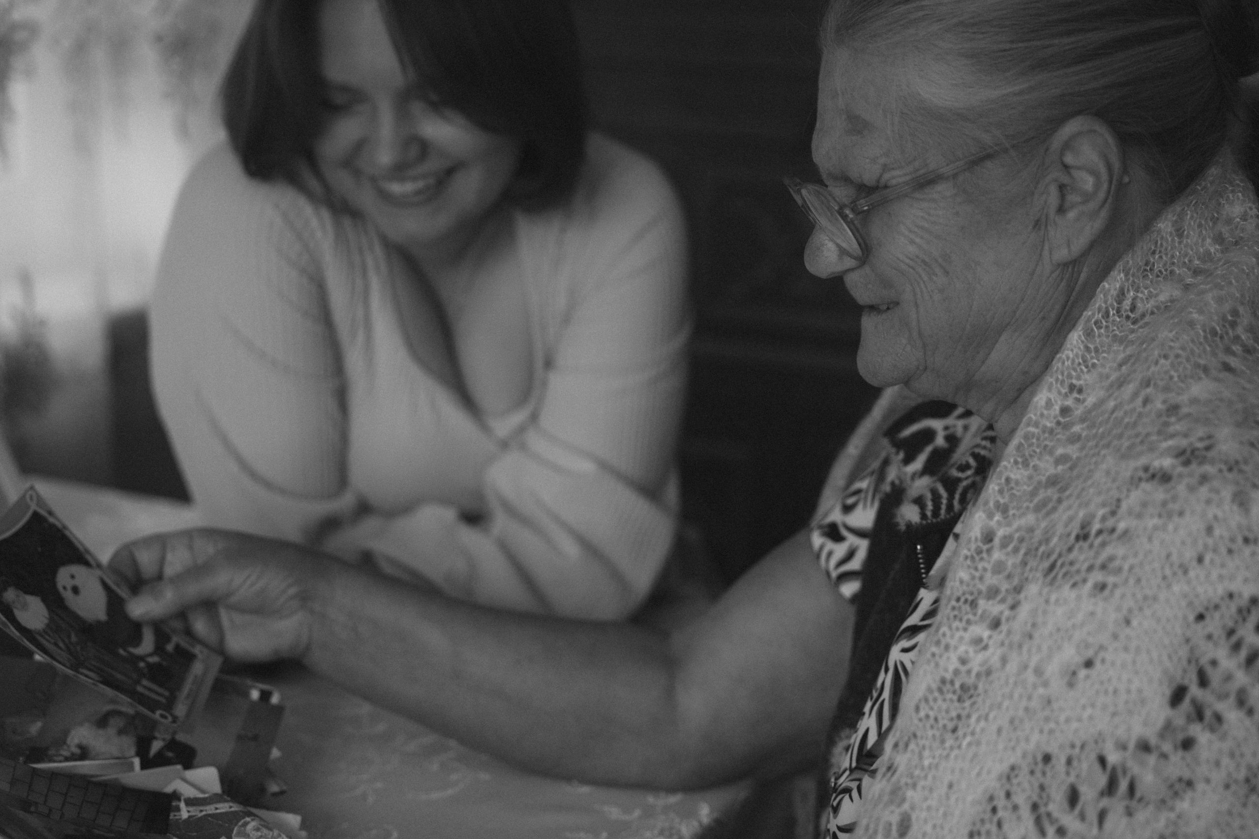 Аня и бабушка. Семейный фотограф Губкин/Старый Оскол