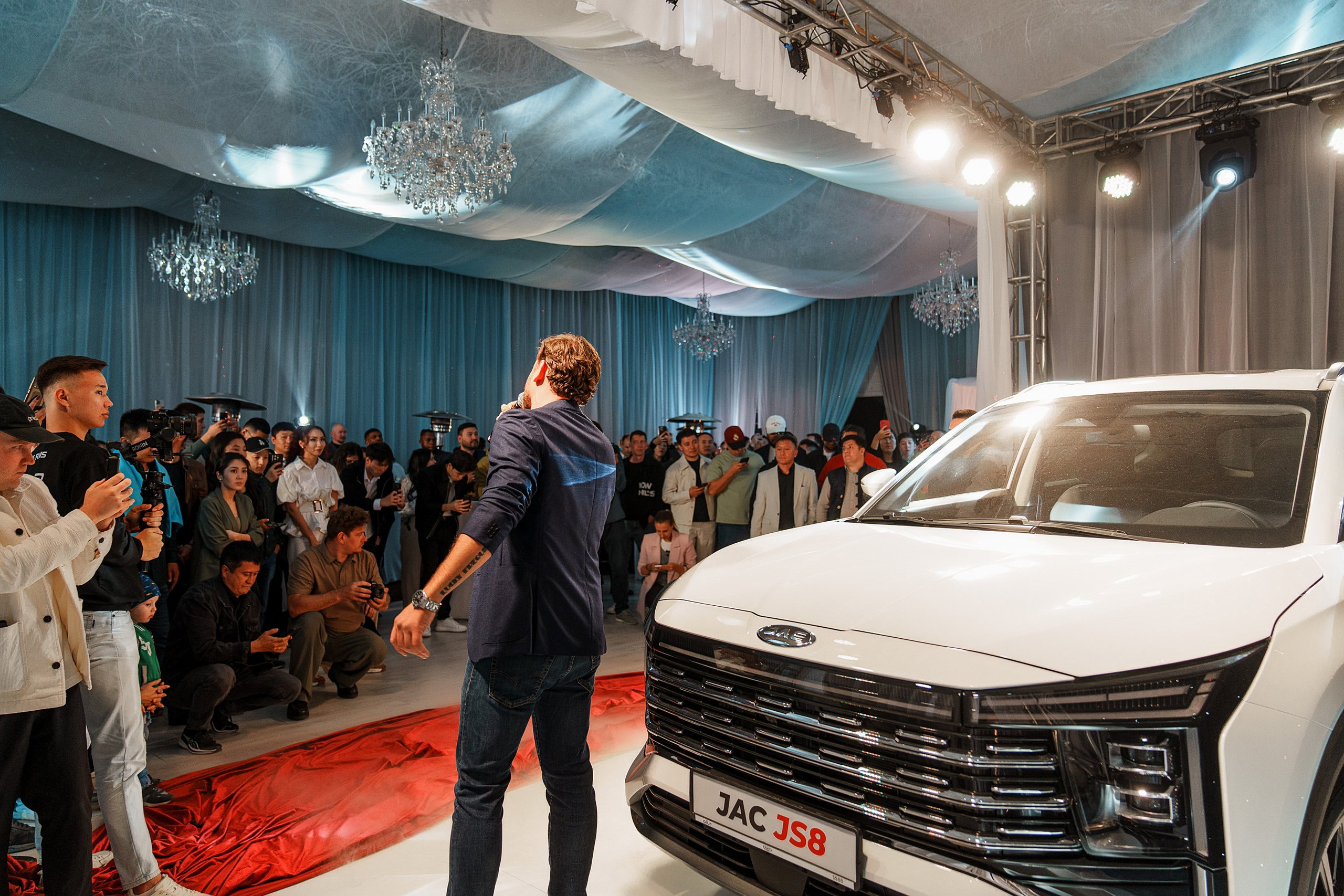 Презентация новой моделей JAC JS8. Фотограф TAULAN_1