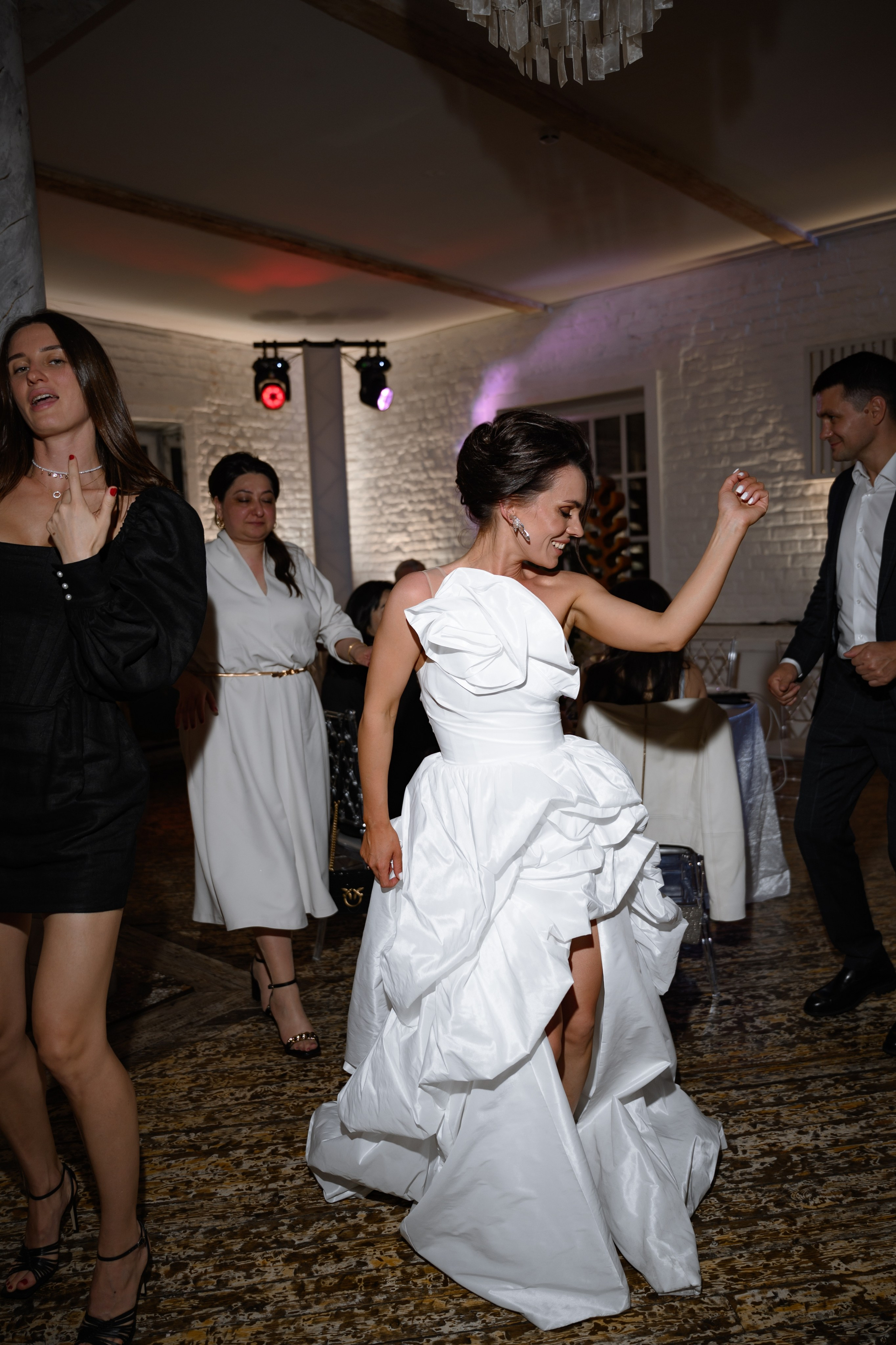 23.08.2024. RETOUCH-HOUSE