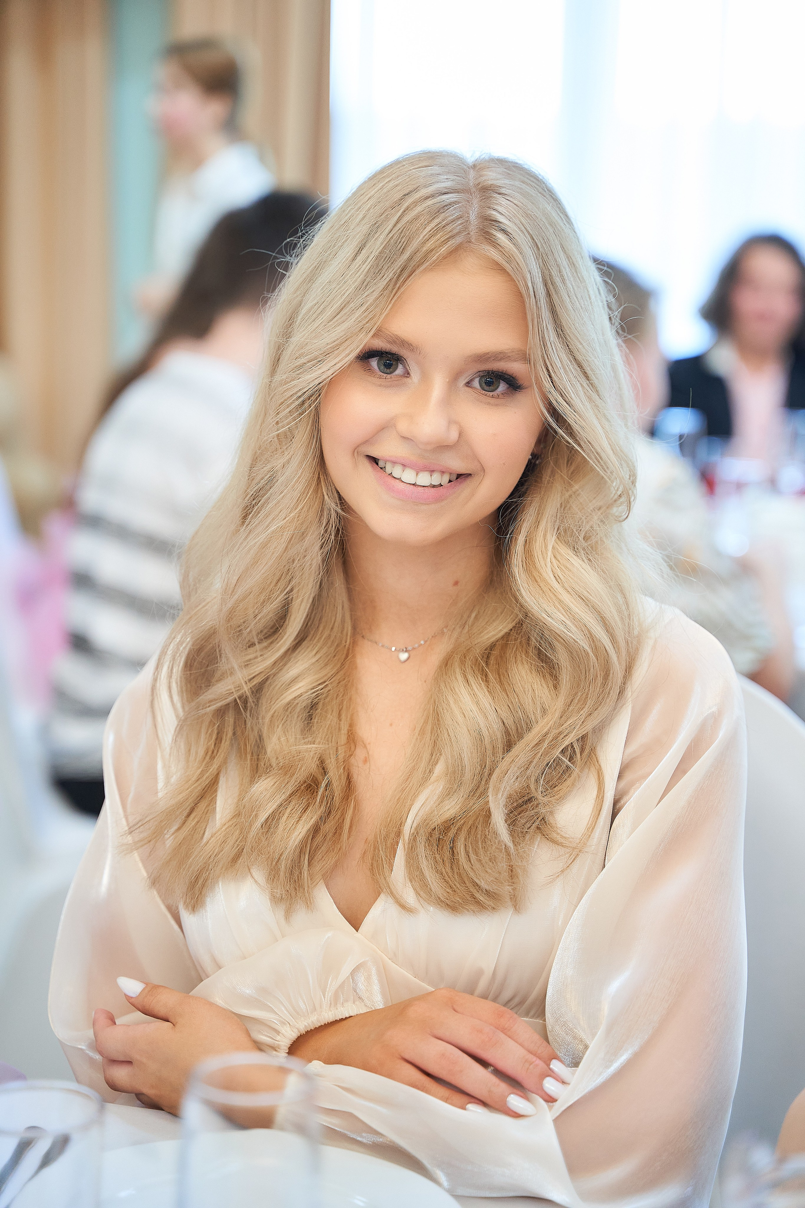 Фотограф на выпускной в школе. Видеосъёмка. Фотограф и видеограф в Екатеринбурге