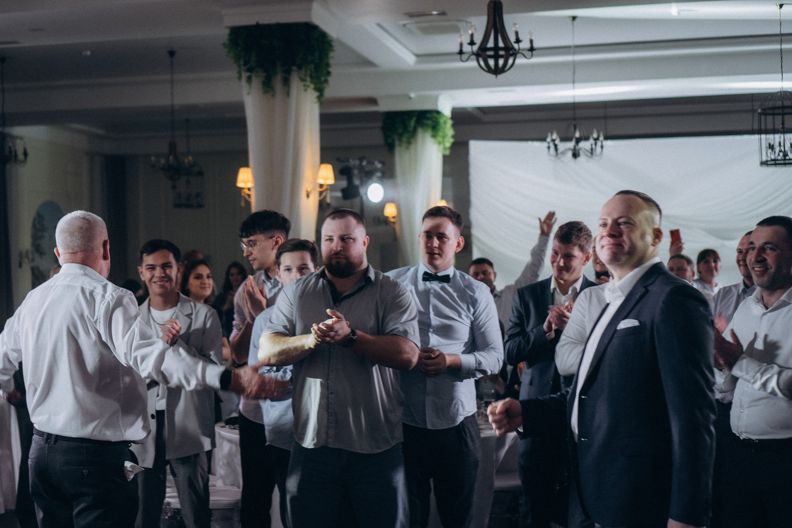 СЬЕМКА СВАДЕБНОГО БАНКЕТА (СНЯТО В СИБИРЕ В НИЖНЕВАРТОВСКЕ). Профессиональный фотограф, Санкт-Петербург — Виктория Богомолова