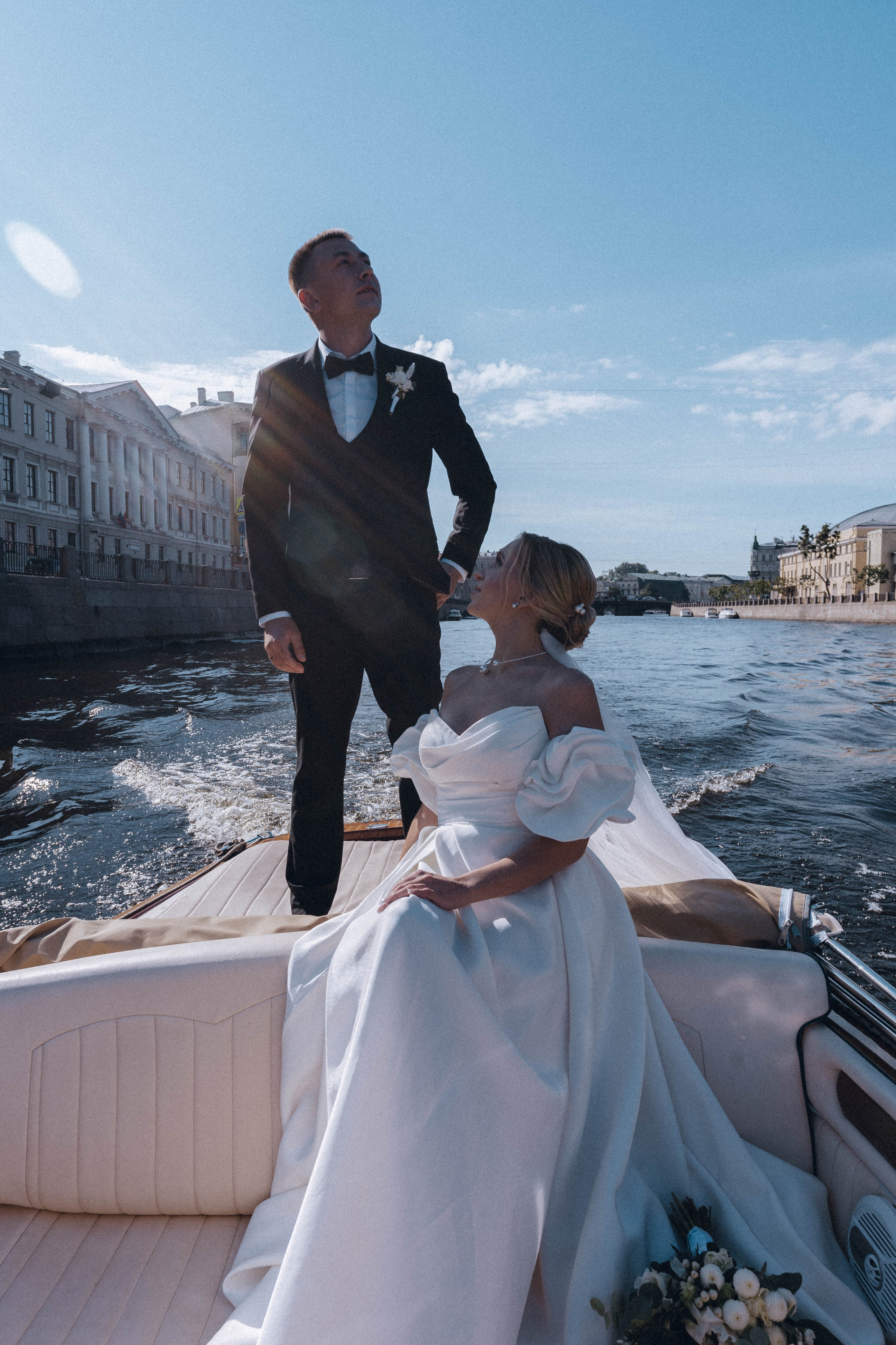 СВАДЕНБНАЯ СЬЕМКА НА КАТЕРЕ ПО КАНАЛАМ САНКТ-ПЕТЕРБУРГА И В АКВАТОРИИ НЕВЫ. Профессиональный фотограф, Санкт-Петербург — Виктория Богомолова