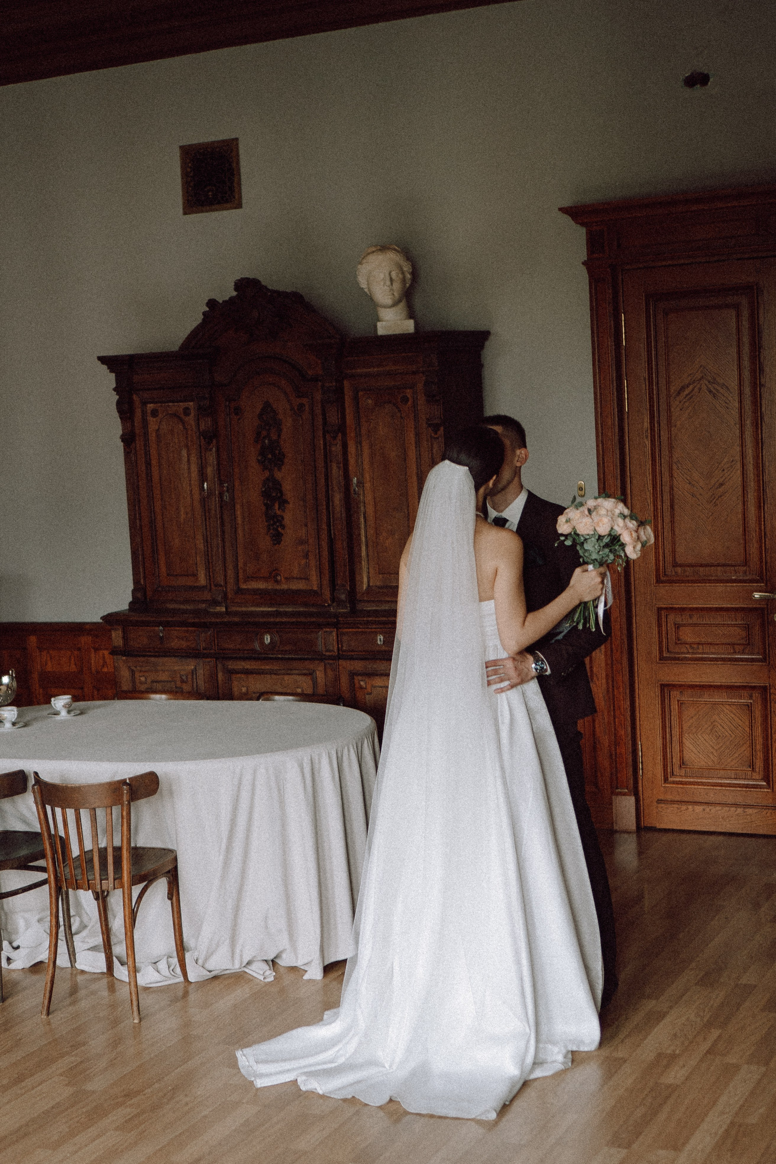 СВАДЕБНАЯ ПРОГУЛКА В САНТК-ПЕТЕРБУРГЕ (ИСАКИЕВСКИЙ СОБОР, ЗИМНЯЯ КАНАВКА, ЭРМИТАЖ И БОЛЬШАЯ МОРСКАЯ УЛИЦА). Профессиональный фотограф, Санкт-Петербург — Виктория Богомолова