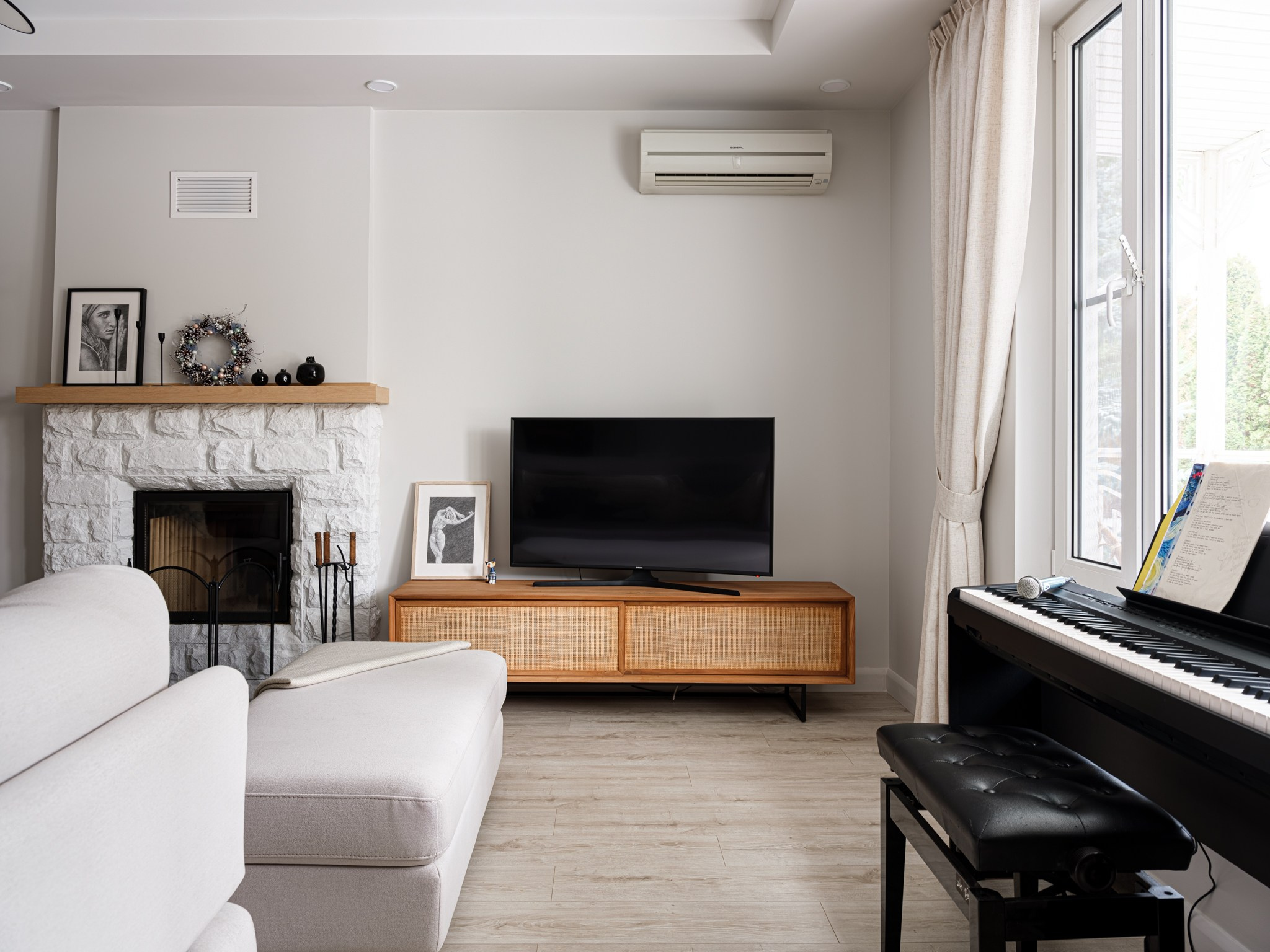 Небольшой дом: Анастасия Филиппова, Олеся Миколаец, студия FAM Design. Фотограф Василий Буланов