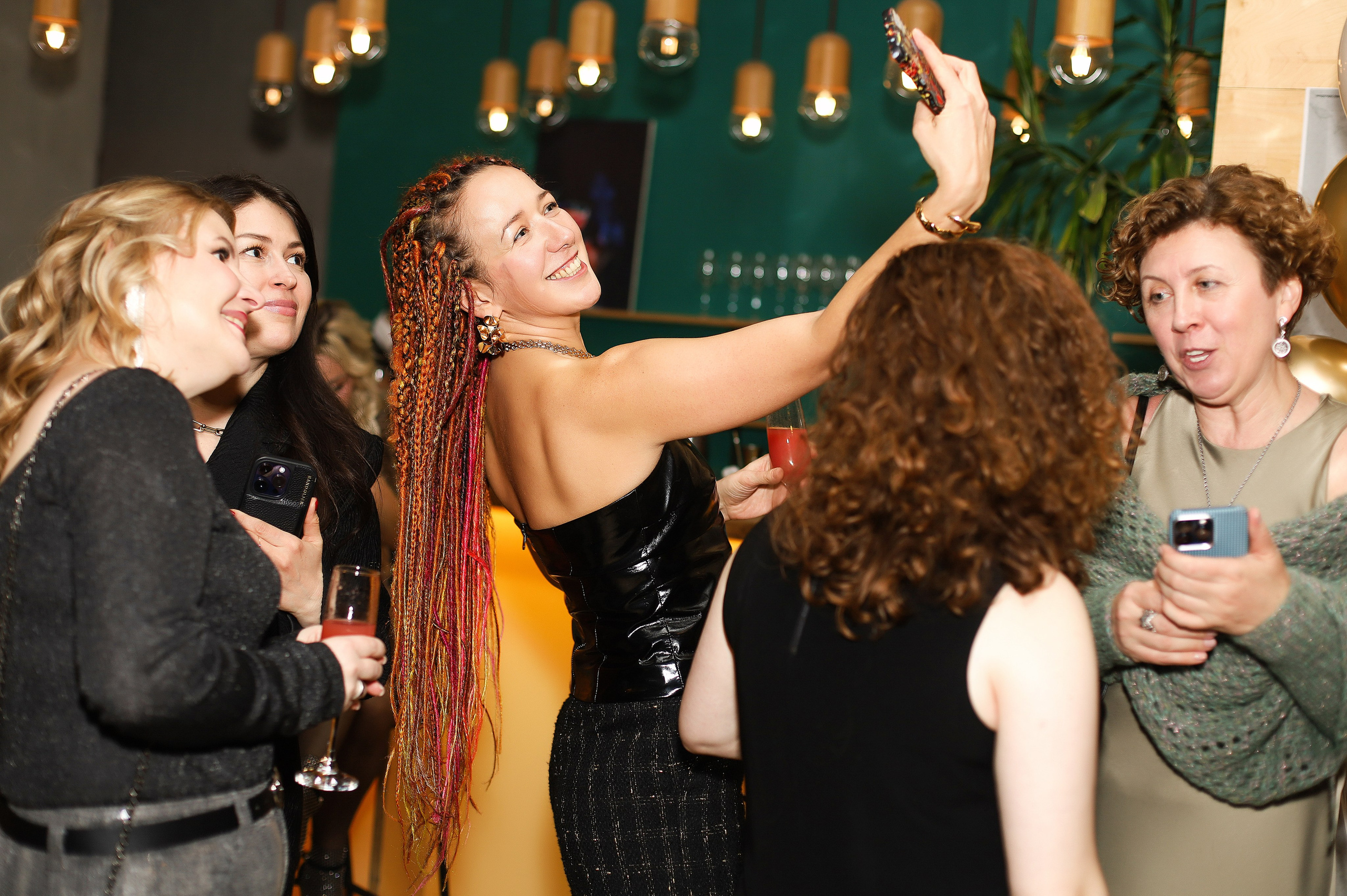 Новогодняя вечеринка. Визуал для эспертов и блогеров