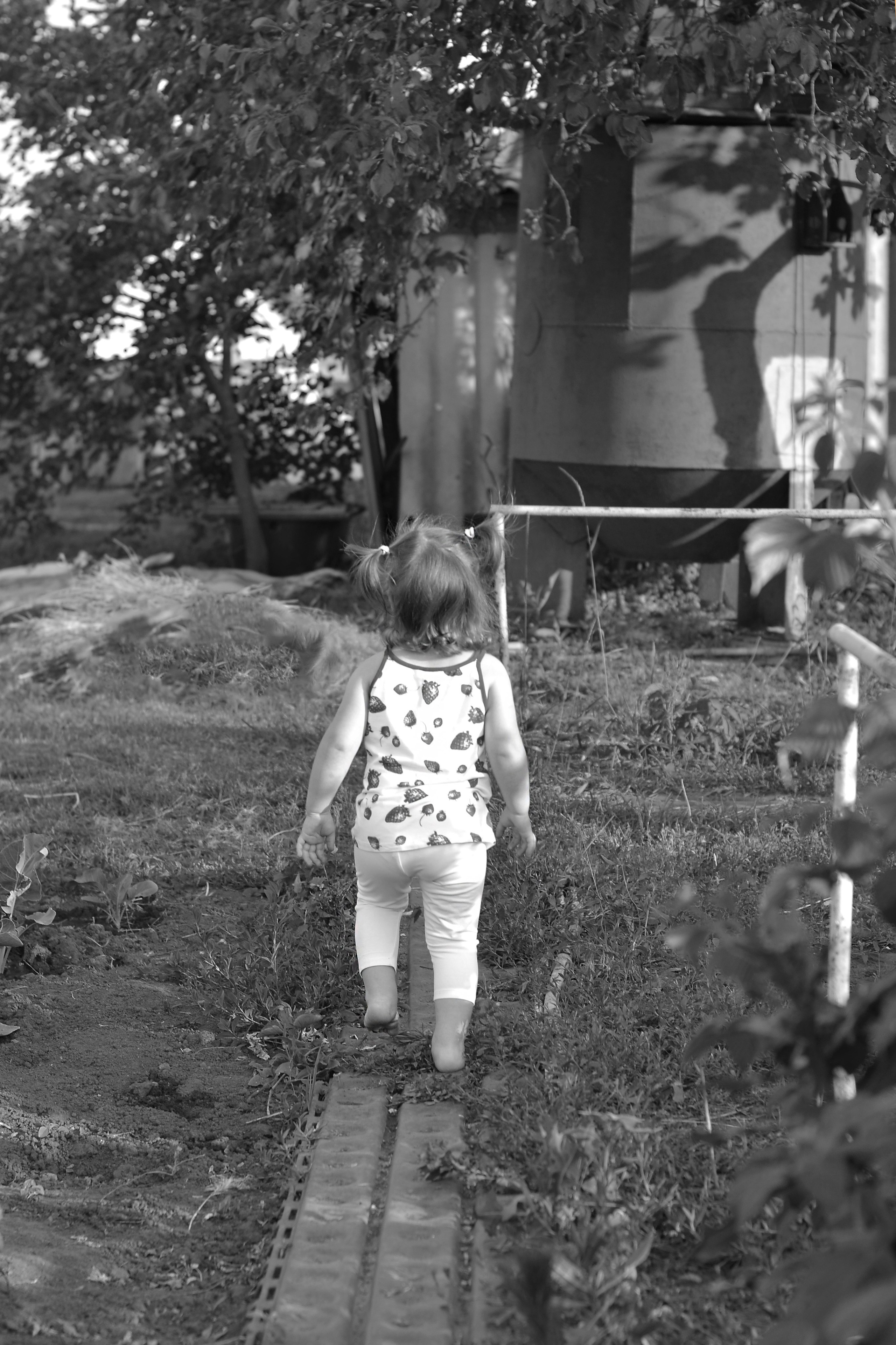 Полина с клубникой. Семейный и детский фотограф в городе Грязи Олеся Огурцова