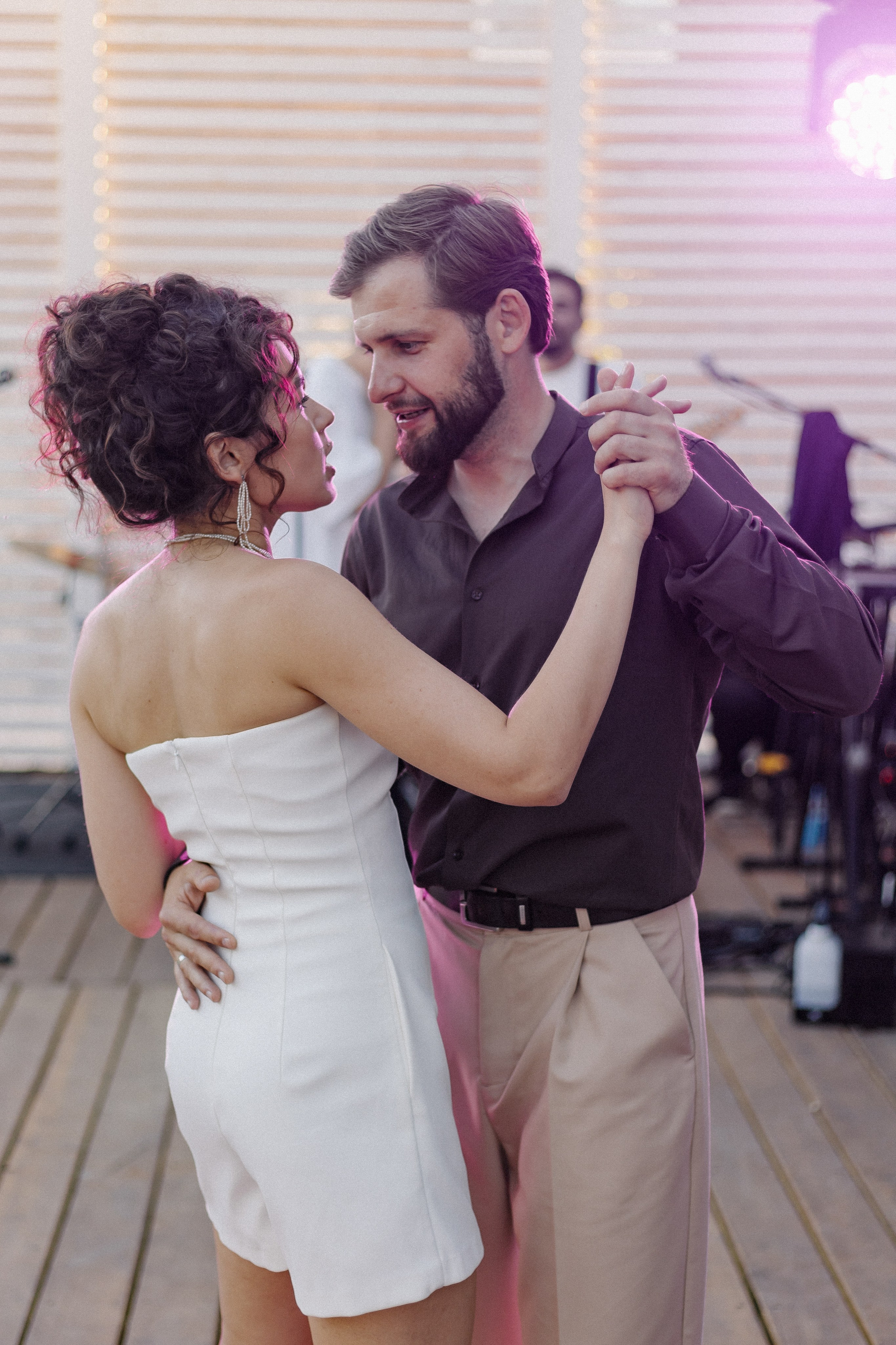 Плюс тридцать градусов на лужайке. Фотограф Андрей Куськало