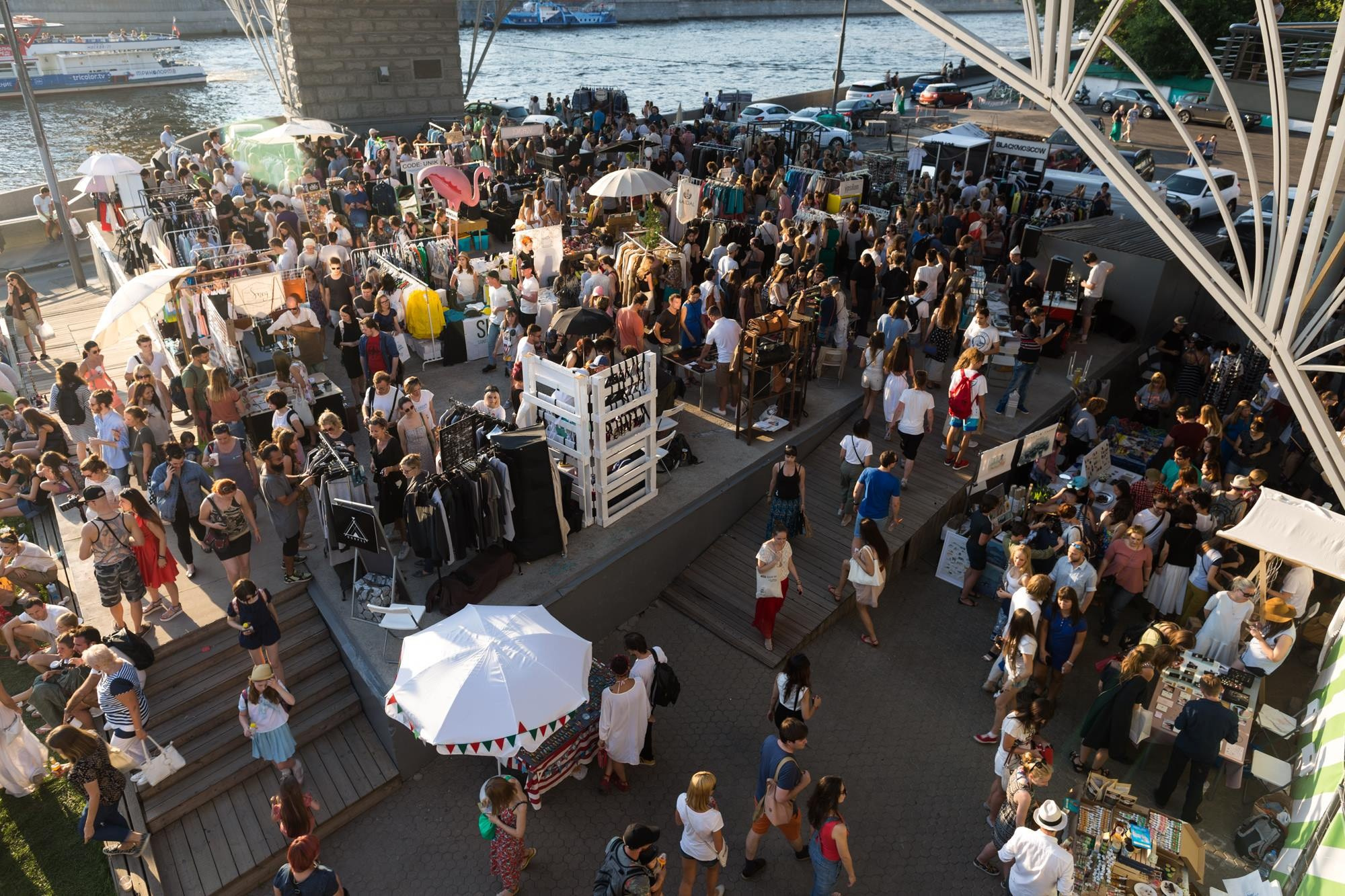 17 июля 2016 на Стрелке / фото Егор Слизяк. Фотоотчеты «Ламбада-маркета»