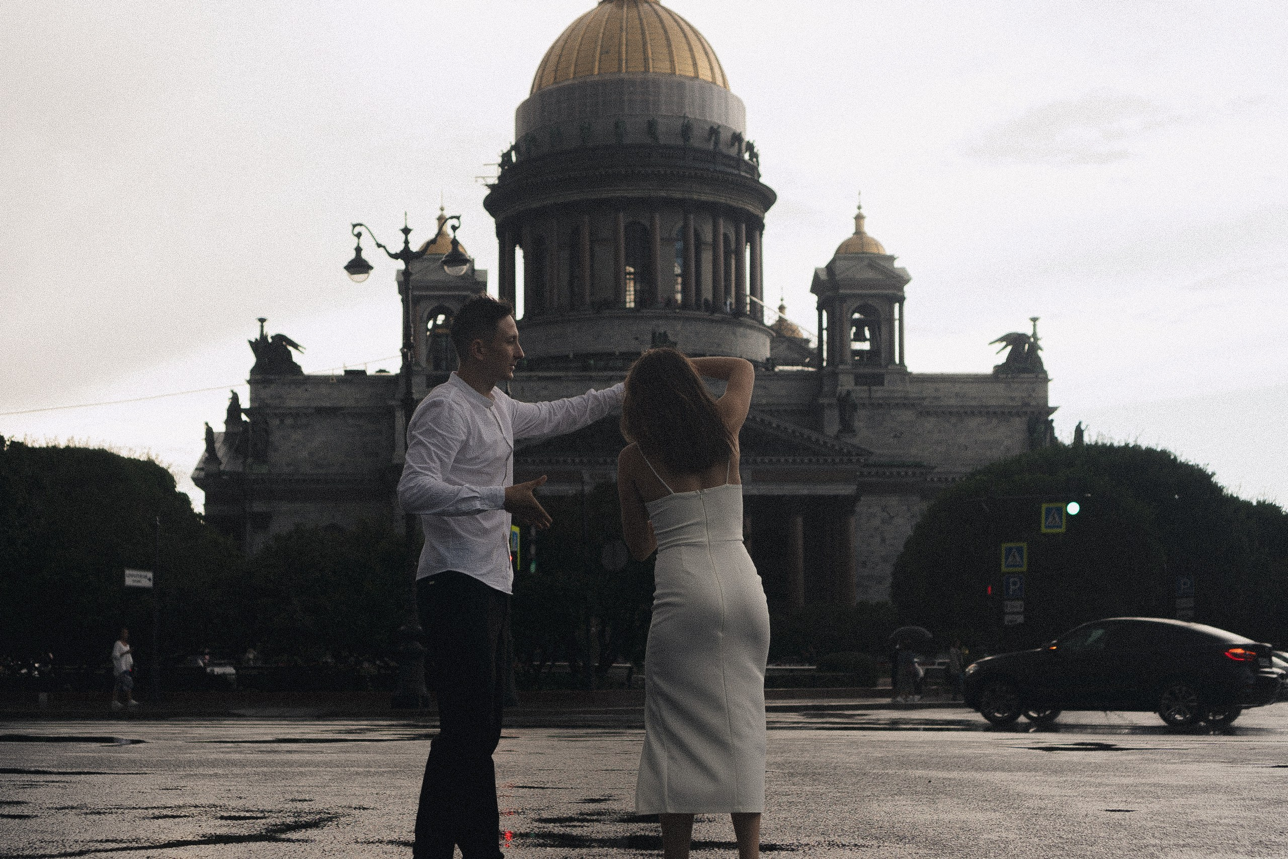 СВАДЕБНАЯ ФОТОСЕСИСИЯ В МЕТРО И ВОЗЛЕ ИСАКИЕВСКОГО СОБОРА В ДОЖДЬ. Профессиональный фотограф, Санкт-Петербург — Виктория Богомолова