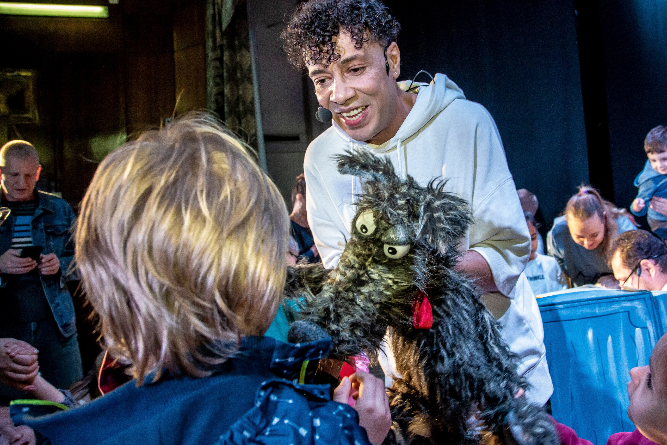 Спектакль театра Саквояж О Красной шапочке. Фотограф в Сочи Юрий Шептаев