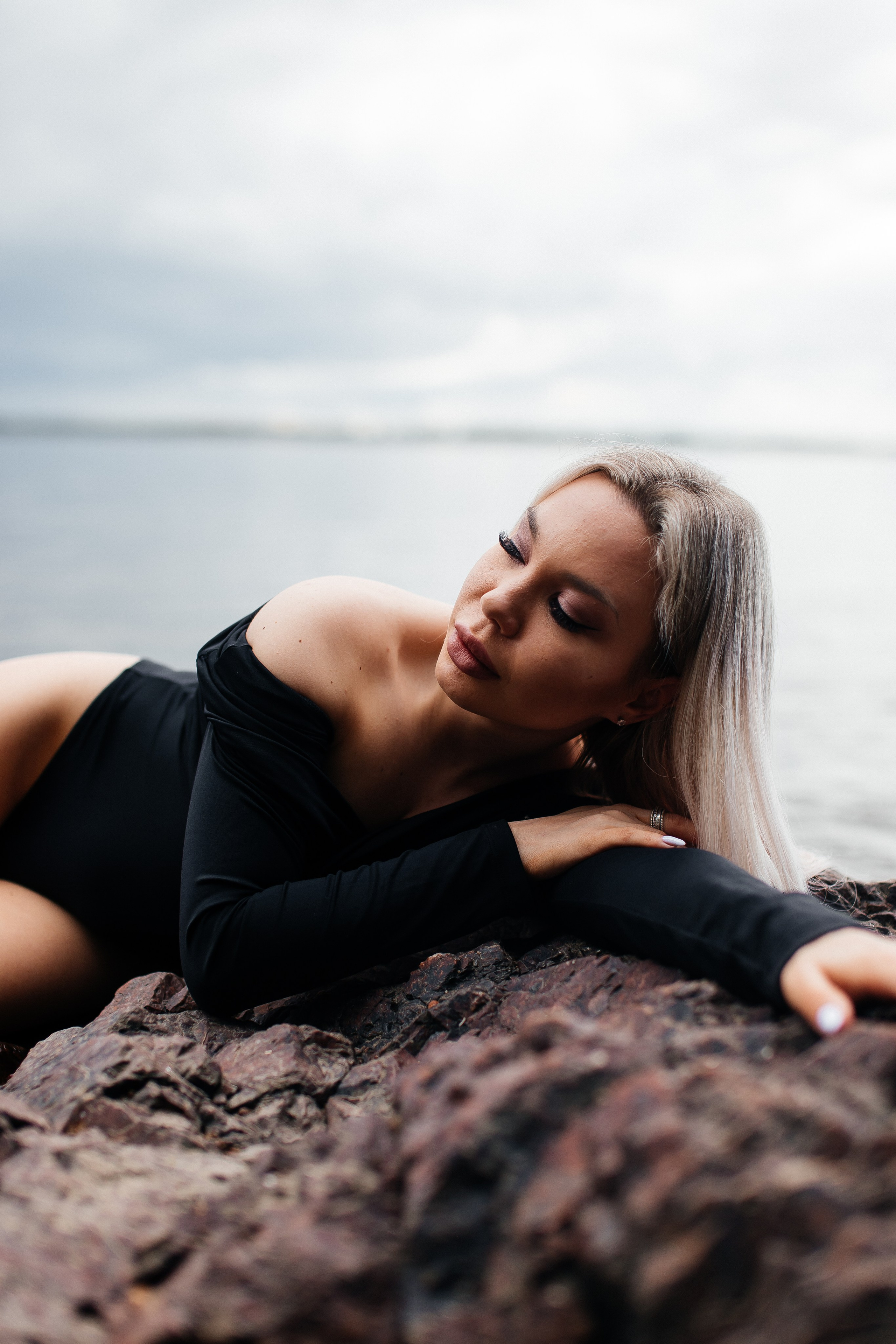 Босиком по скалам. Свадебный и семейный фотограф в Санкт-Петербурге