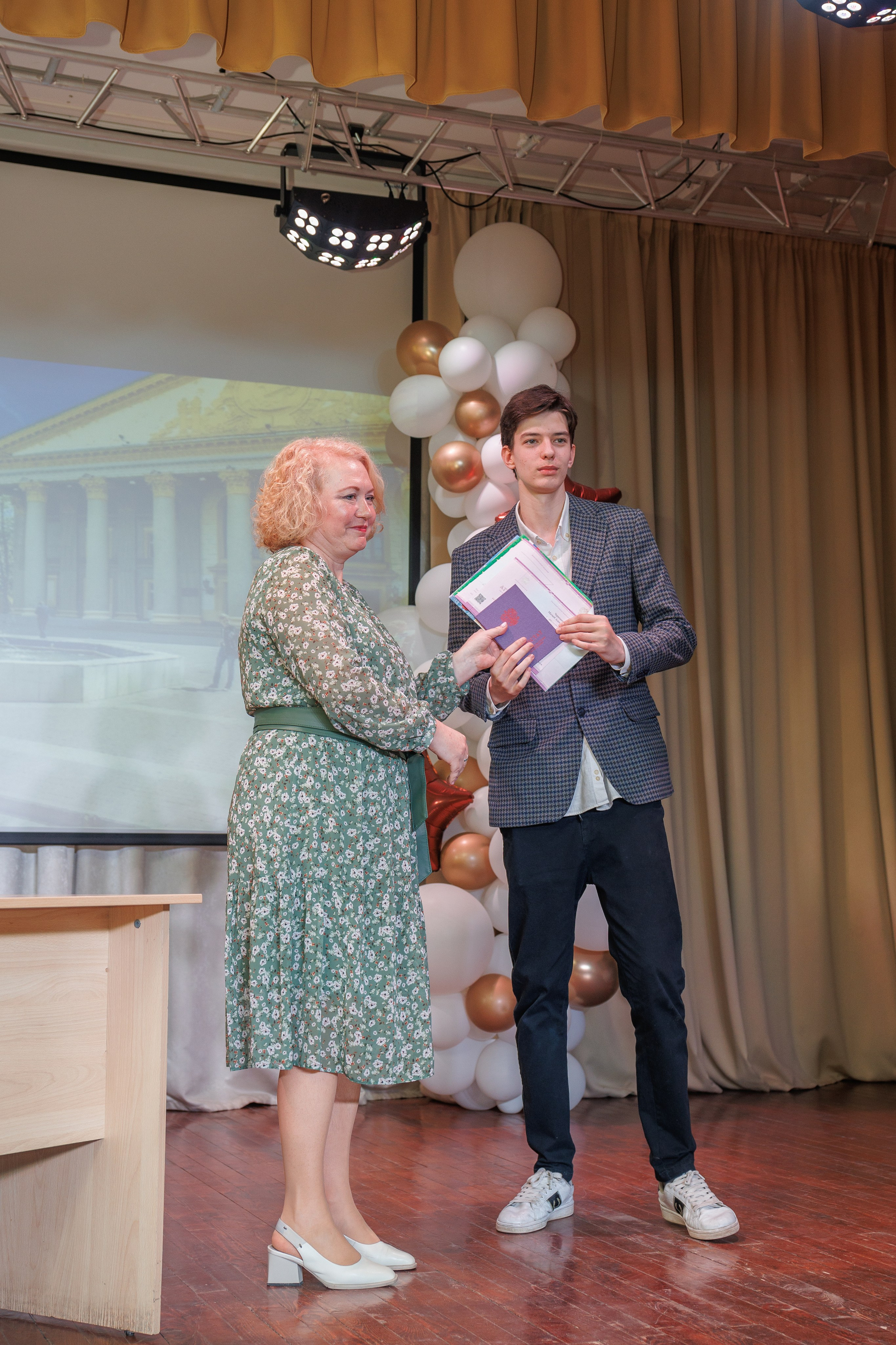Вручение аттестатов. Свадебный и семейный фотограф в Новосибирске Ирина Дорошкова