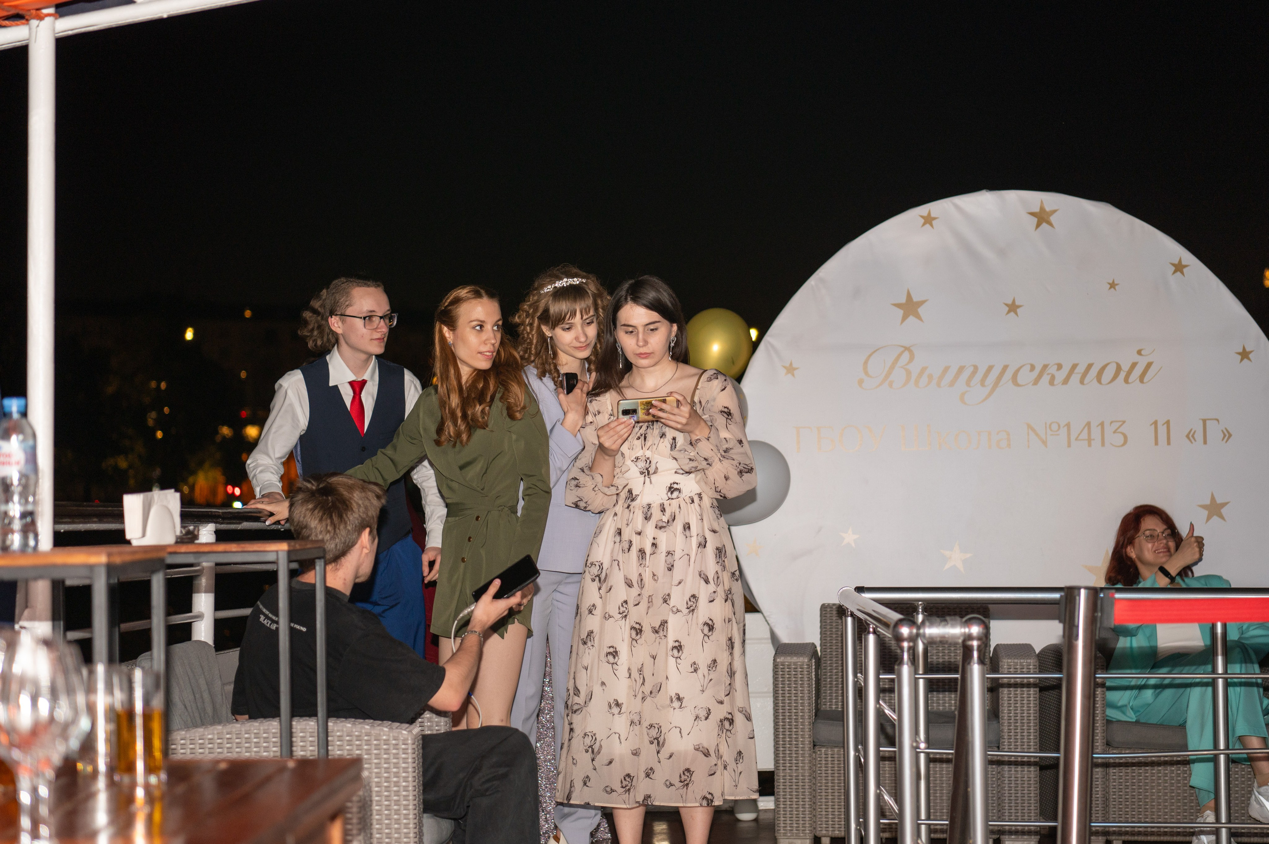 Выпускной вечер 11 класс на теплоходе. Детский и семейный фотограф г. Москва Оксана Катаджи