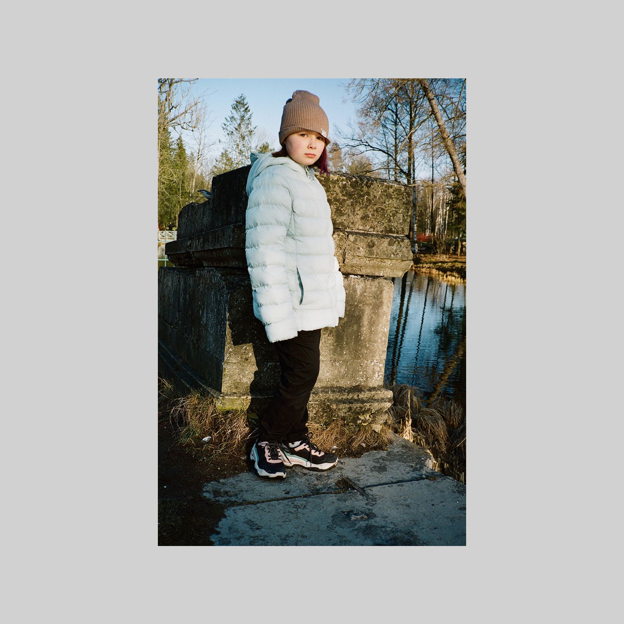 Maja and a bird (Gatchina town)