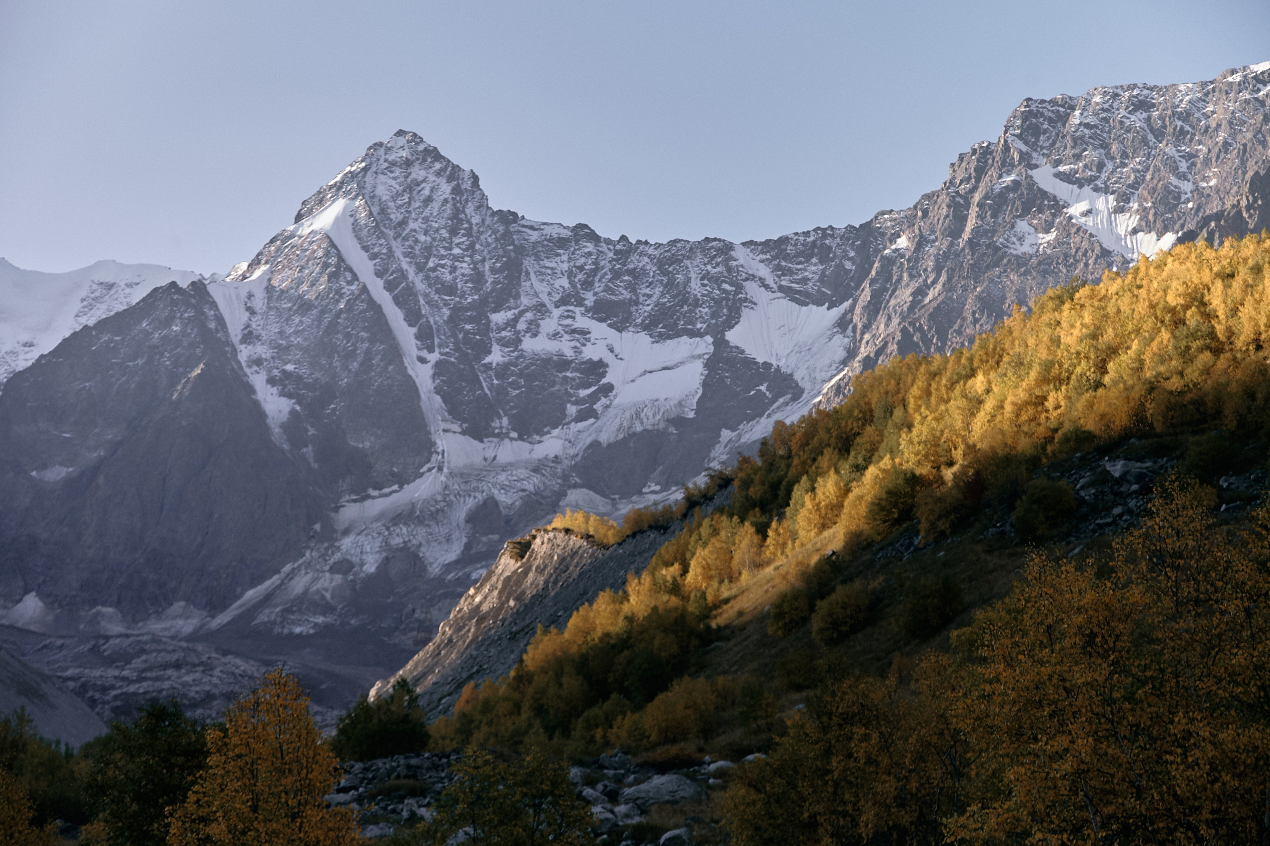 Чегем, дорога к леднику Шаурту. Фотограф Продюсер в горах КБР / Москва  Нальчик Горы