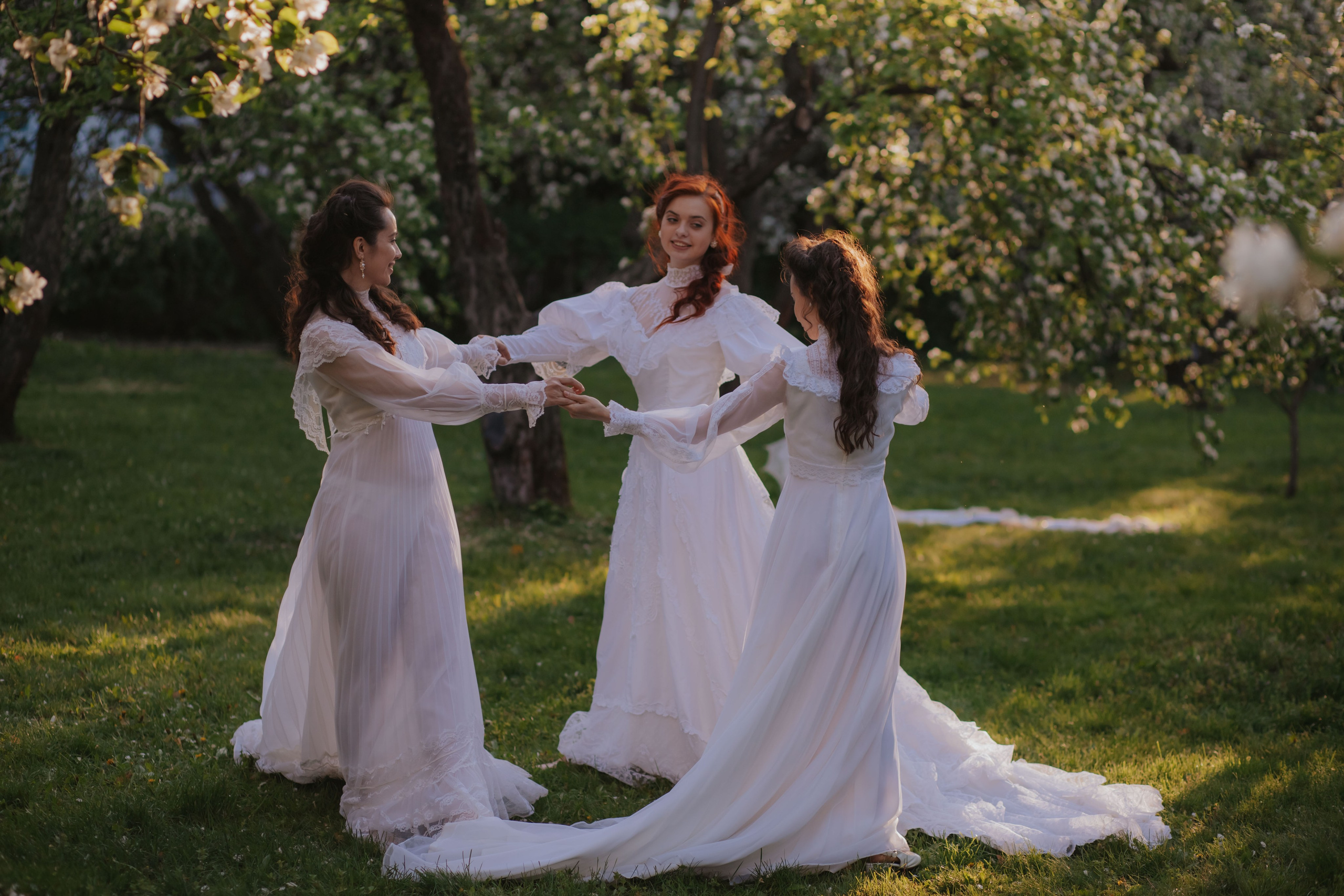 Яблоневый сад. Художественная винтажная фотография