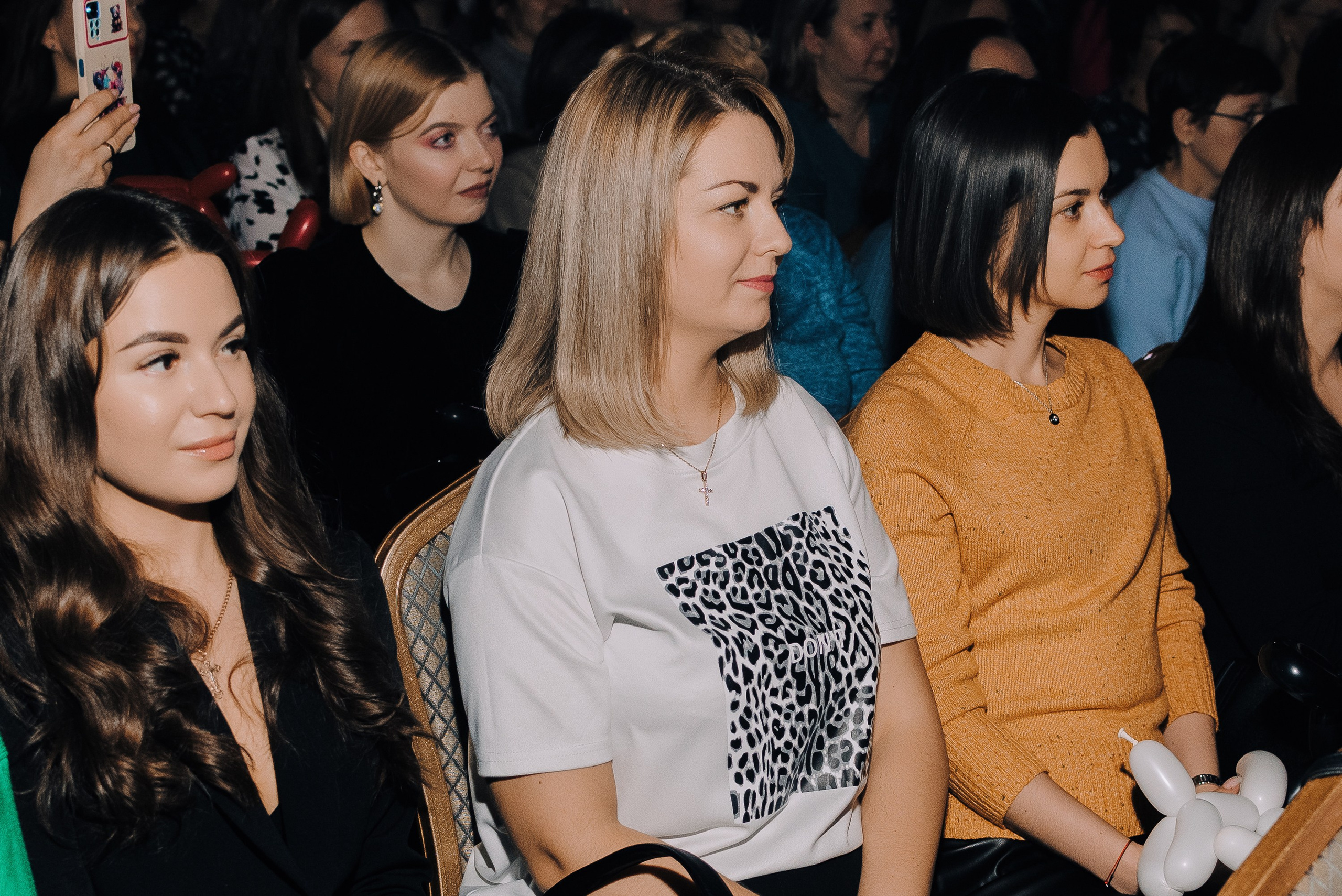 СПЕКТАКЛЬ «ВОЛШЕБНЫЕ ОЧКИ» ОПТИК-ЦЕНТР. Репортажный фотограф Зуев Роман г. Челябинск