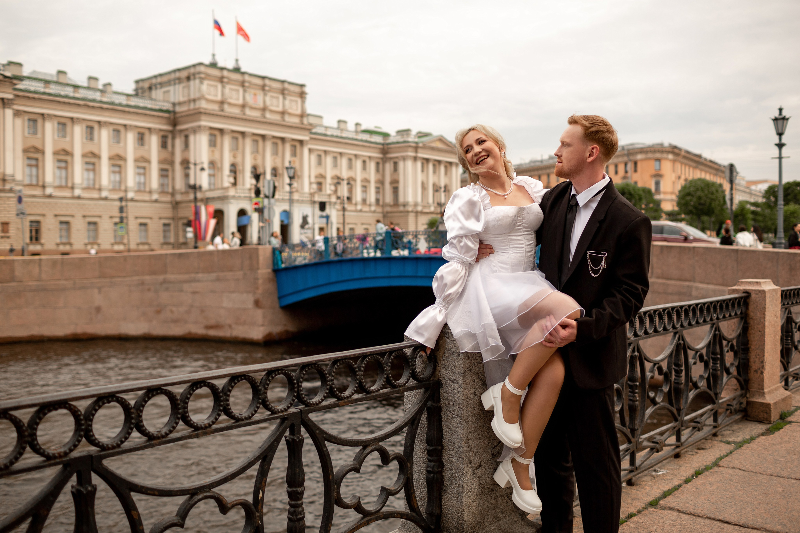 Свадебная фотопрогулка по улицам Петербурга. Свадебный фотограф Кирилл Белый