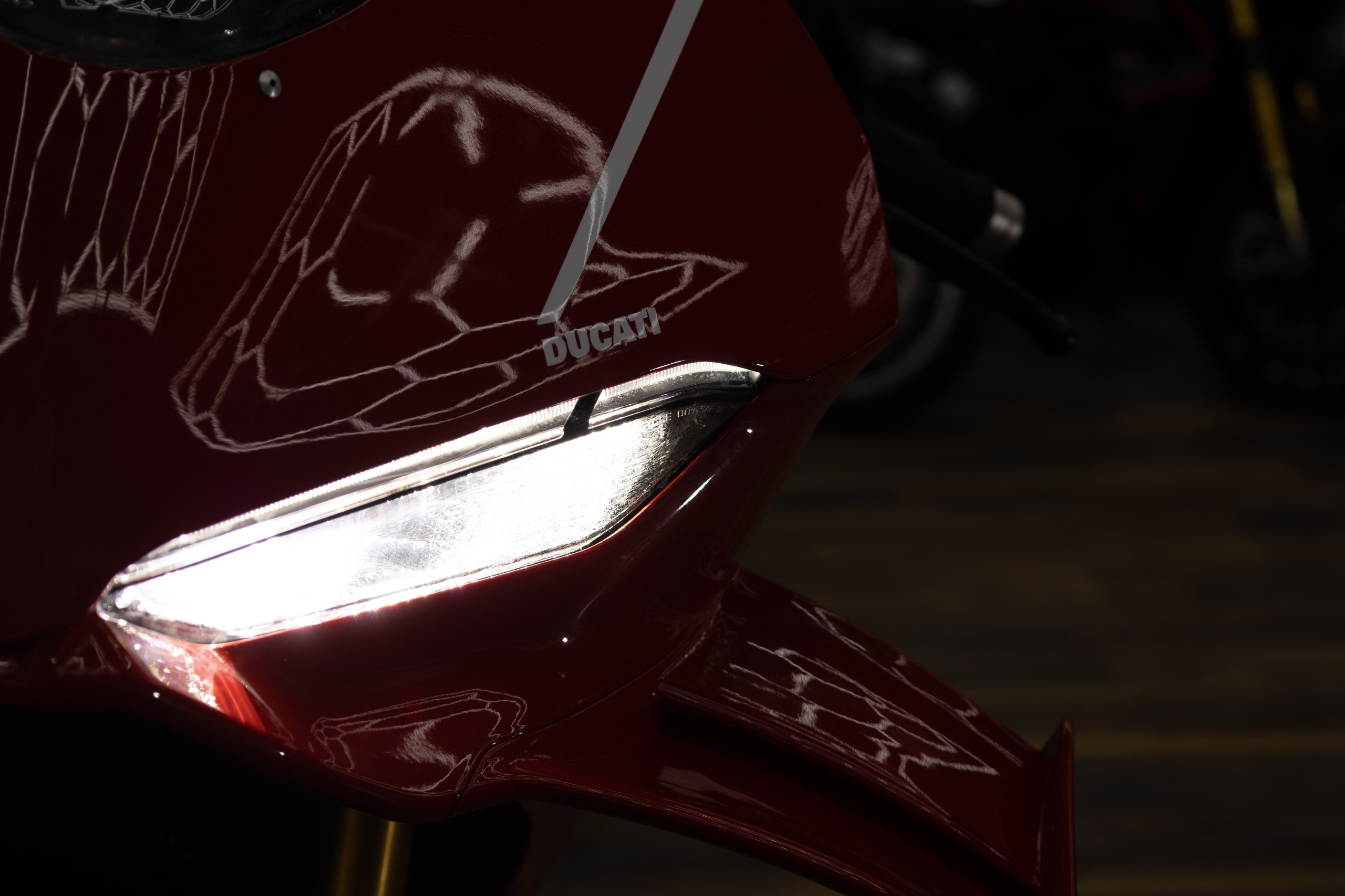 Профессиональная съемка автомобилей и мотоциклов. Фото и видео контент для бизнеса в Москве и Московской области