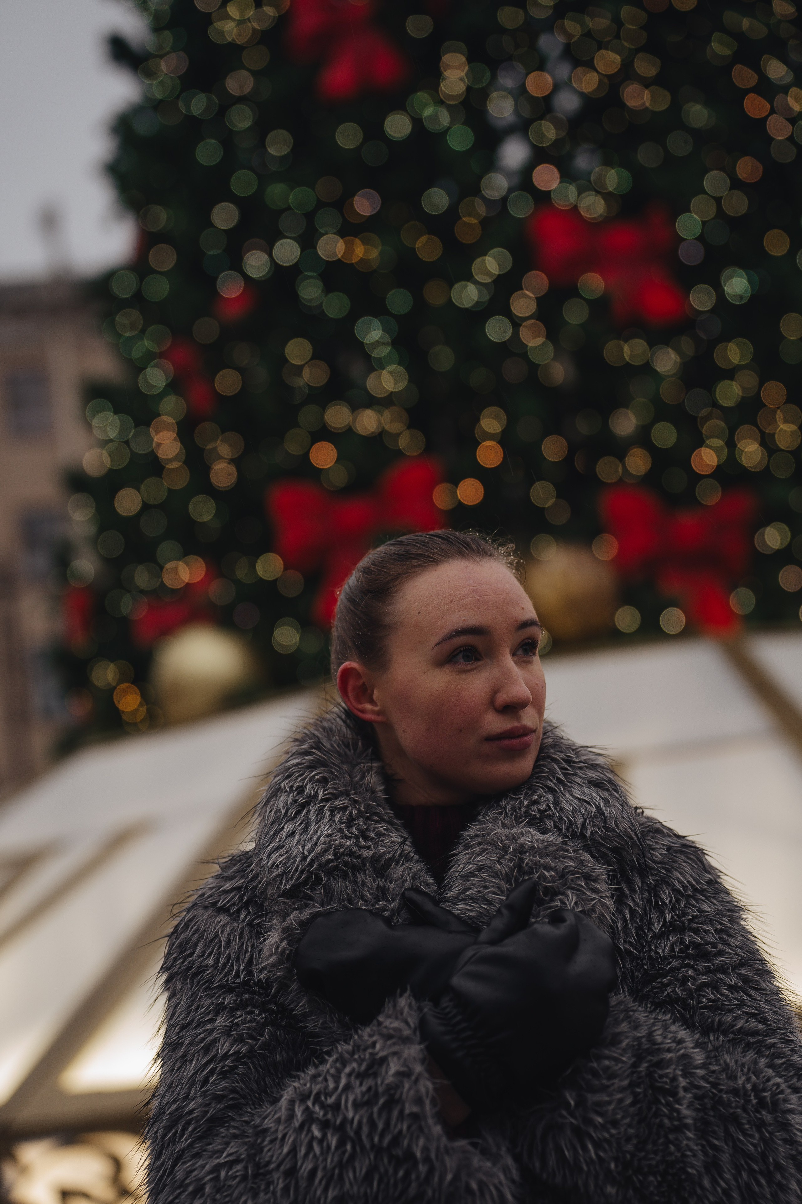 ПРОГУЛКА НА МАНЕЖНОЙ ПЛОЩАДИ ДЛЯ ДЕВУШКИ ПЕРЕД НОВЫМ ГОДОМ (НОВОГОДНЯЯ ФОТОСЕССИИЯ НА МАНЕЖНОЙ ПЛОЩАДИ). Профессиональный фотограф, Санкт-Петербург — Виктория Богомолова