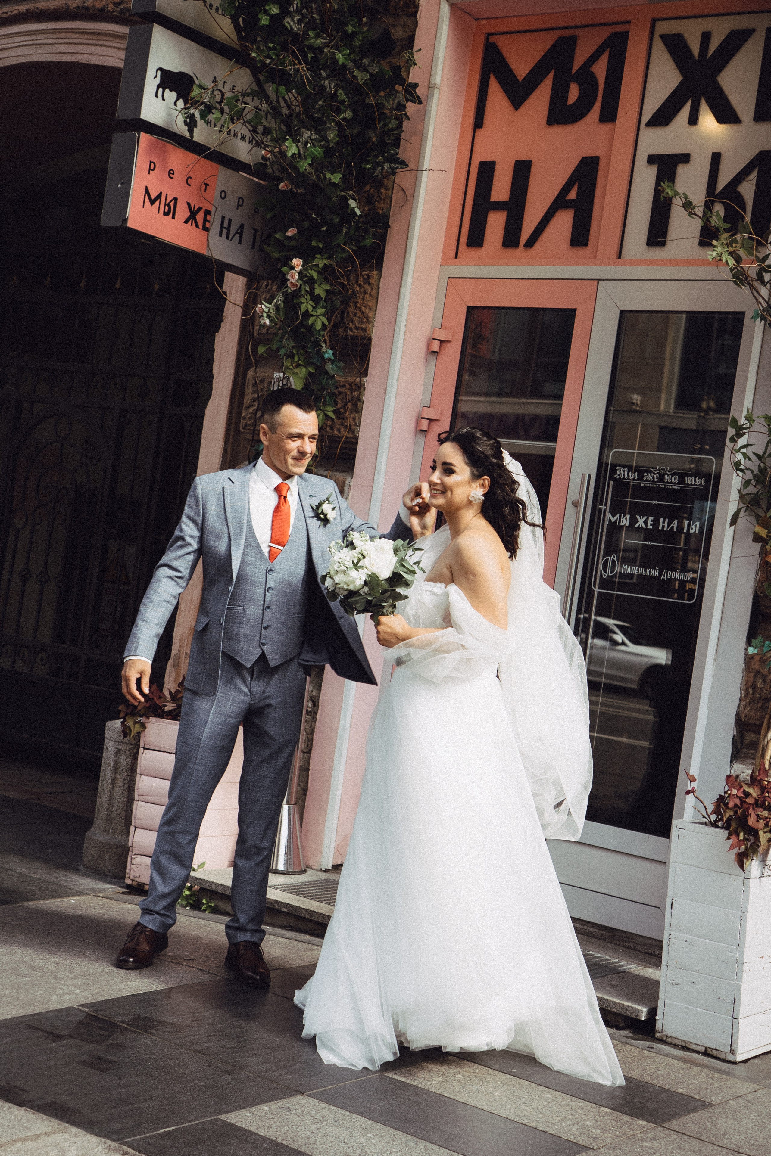 СВАДЕБНАЯ ПРОГУЛКА РЕСТОРАН МЫ ЖЕ НА ТЫ И ФОТОСЕССИИЯ С АВТОМОБИЛЕМ. Профессиональный фотограф, Санкт-Петербург — Виктория Богомолова