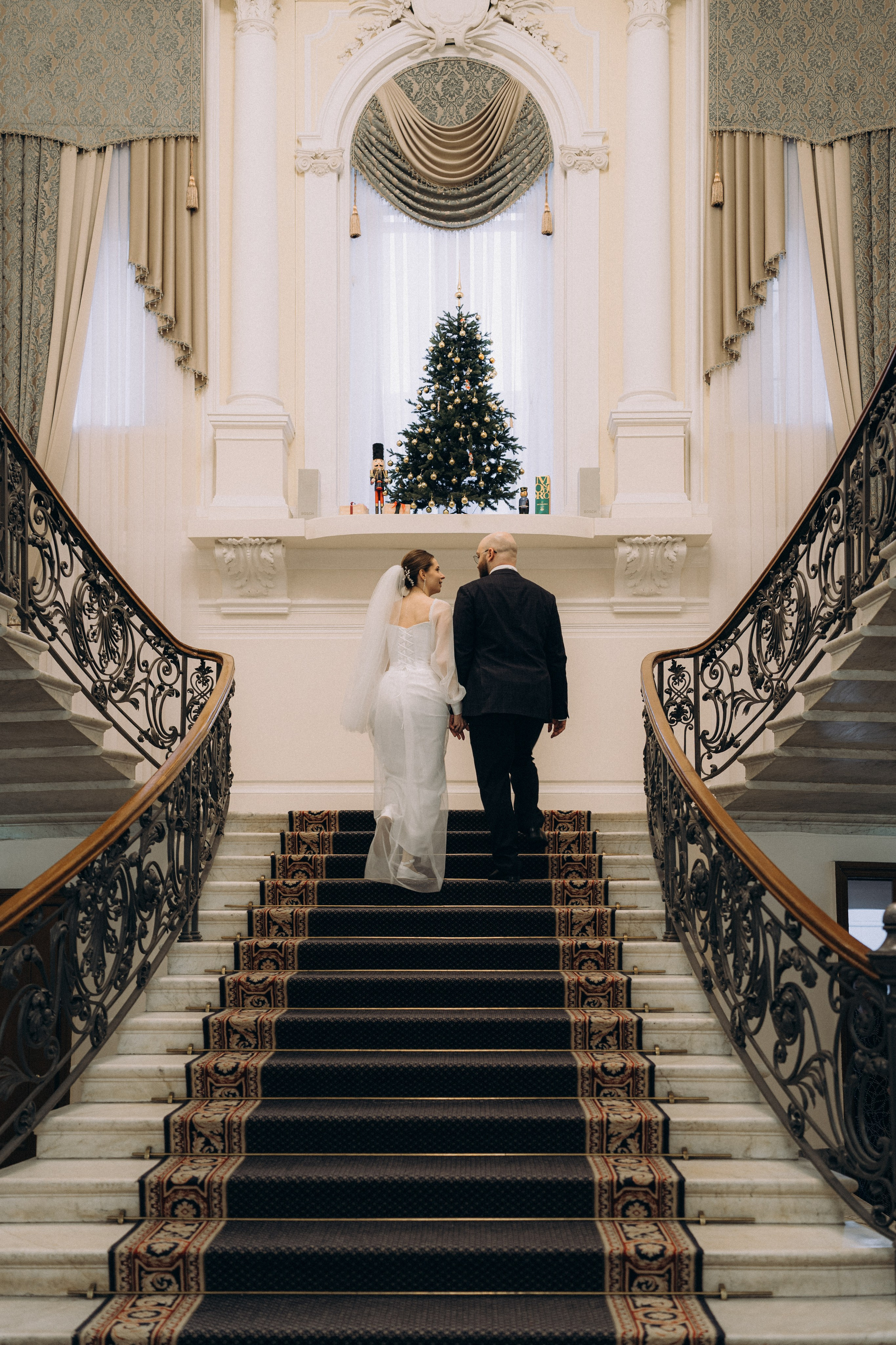 СВАДЕБНАЯ СЬЕМКА ВО ВТОРОМ ДВОРЦЕ (ДЕКАБРЬ) ТАКЖЕ СЬЕМКА В СТУДИИ НА ЧЕРНЫШЕВСКОЙ. Профессиональный фотограф, Санкт-Петербург — Виктория Богомолова