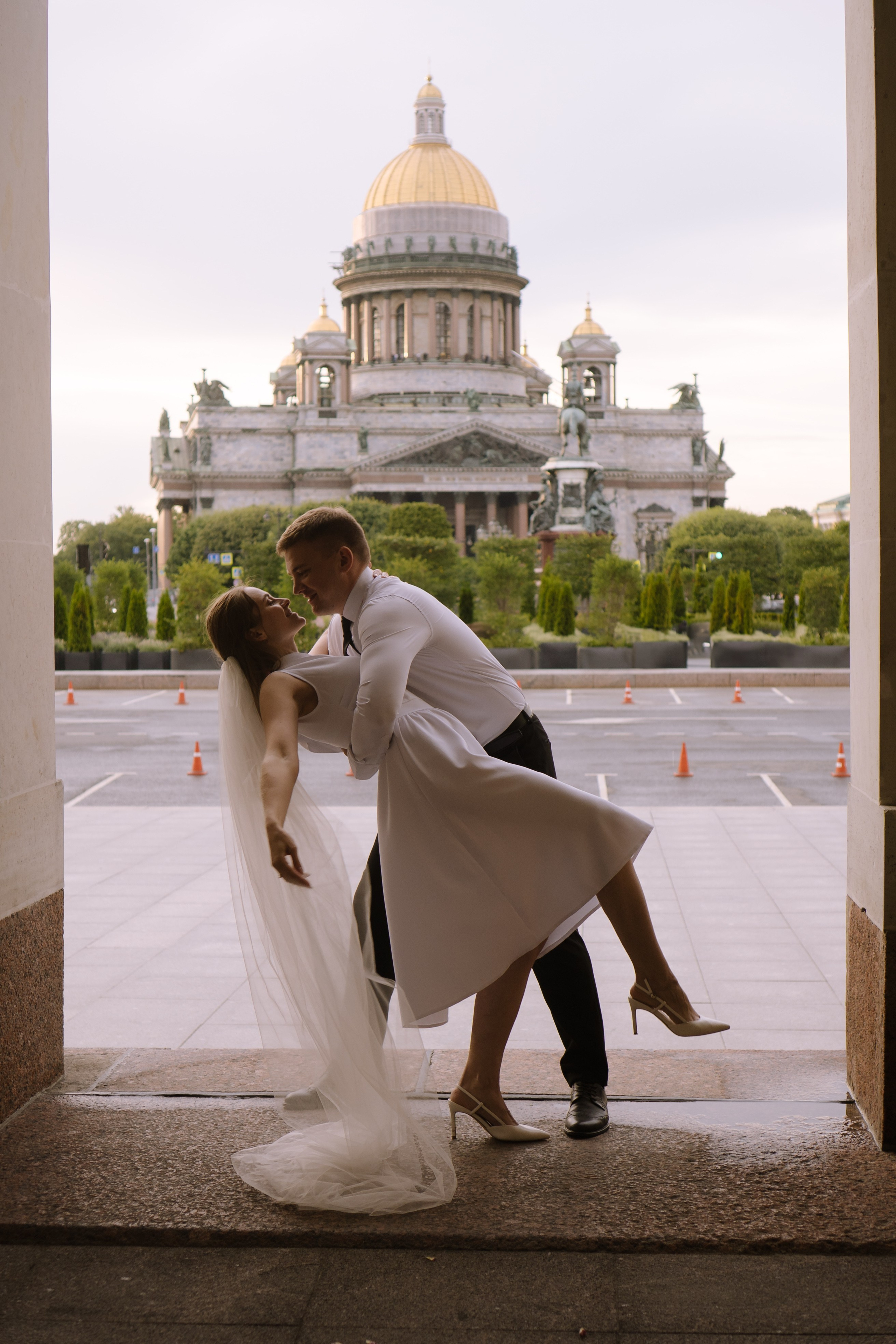 СВАДЕБНАЯ СЬЕМКА С ИСАКИЕВСКИМ СОБОРОМ, АСТОРИЯ И ЗАКОНОДАТЕЛЬНОЕ СОБРАНИЕ. Профессиональный фотограф, Санкт-Петербург — Виктория Богомолова