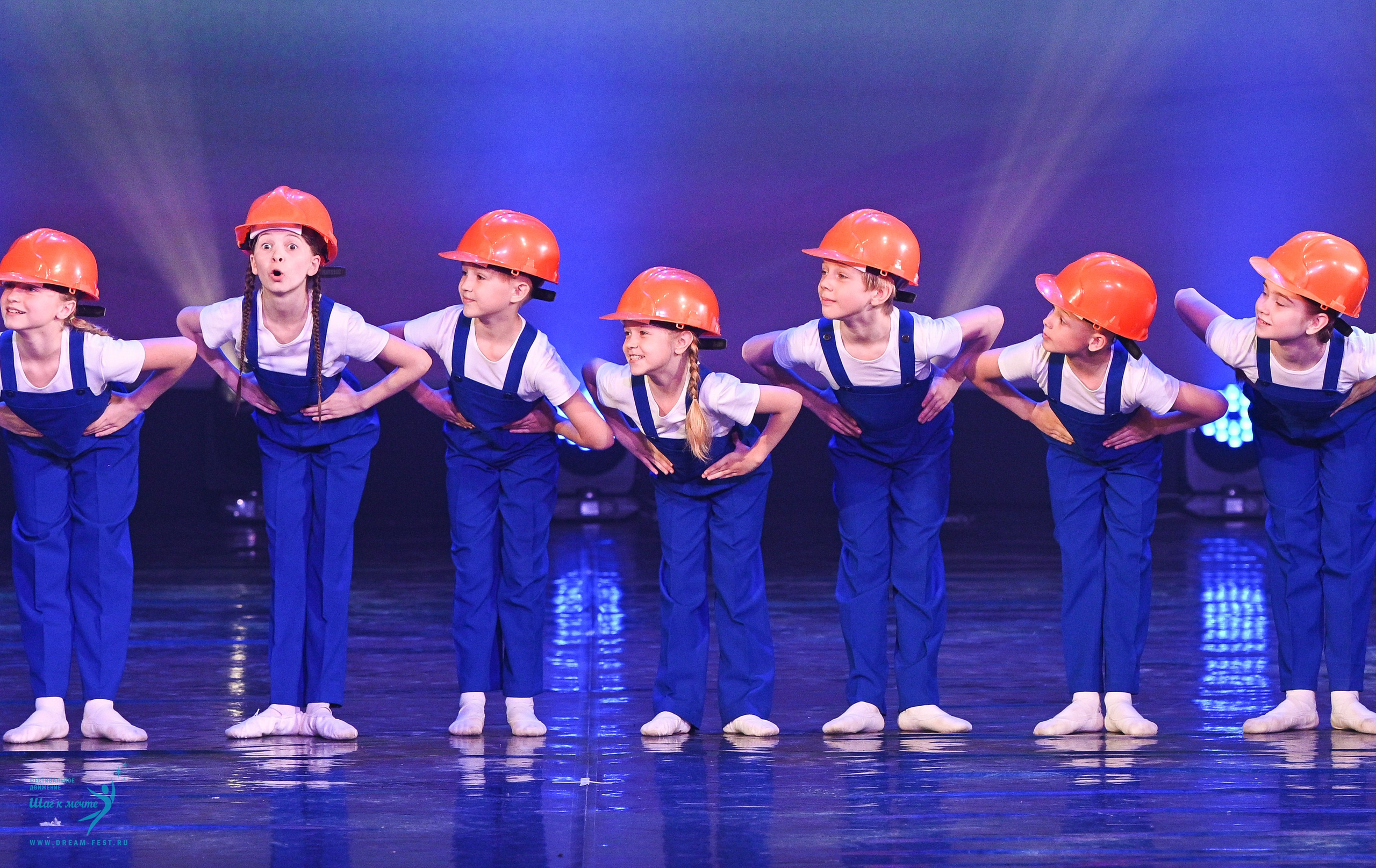 24.05.2025 «Мир под названием — Искусство танца» Фестивальное движение «Шаг к мечте» г. Кострома. Медиастудия Фото Концепт